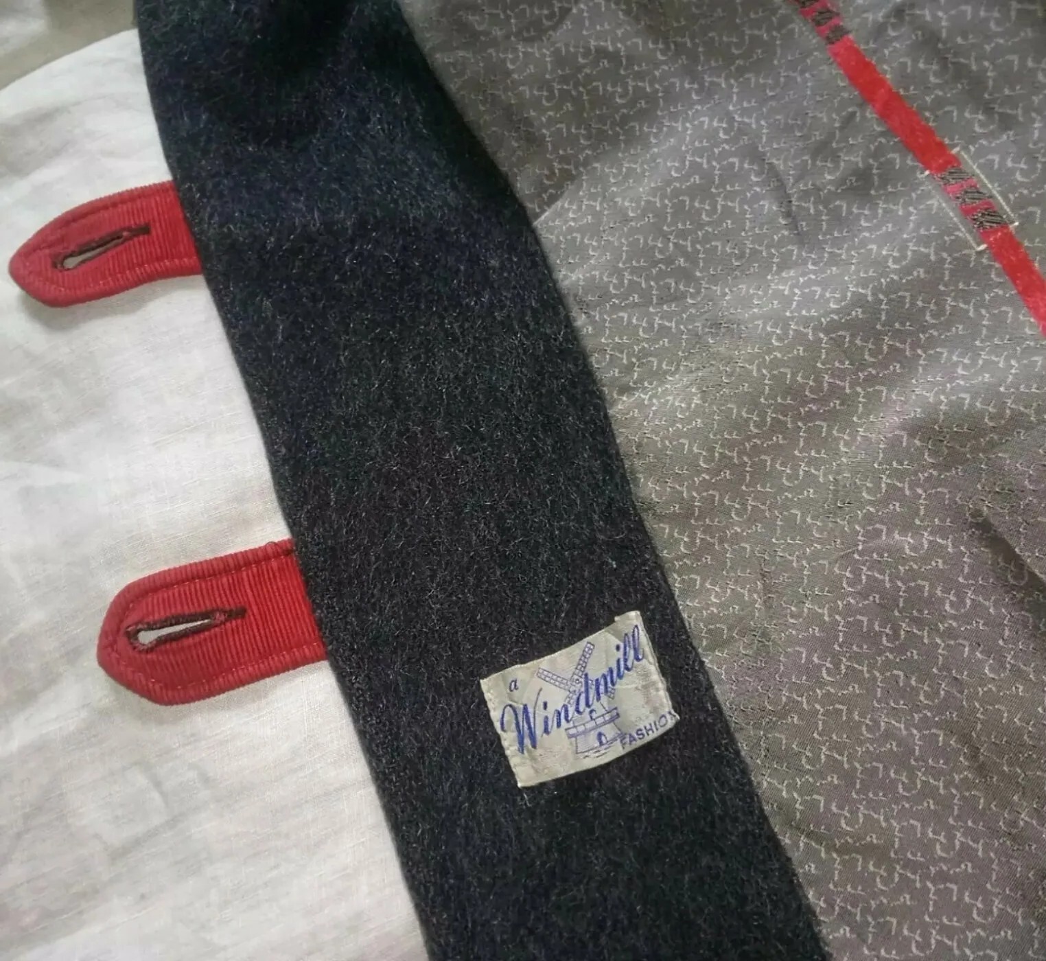 VTG 50s Gray Duffle Coat w/ SCARLET RED COUDEROY TRIM, Hood & Patch Pockets M
