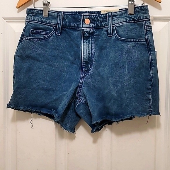 NEW UNIVERSAL THREAD VINTAGE DENIM STRETCH MIDI SHORTS FITTED HIP AND LEG SIZE 6
