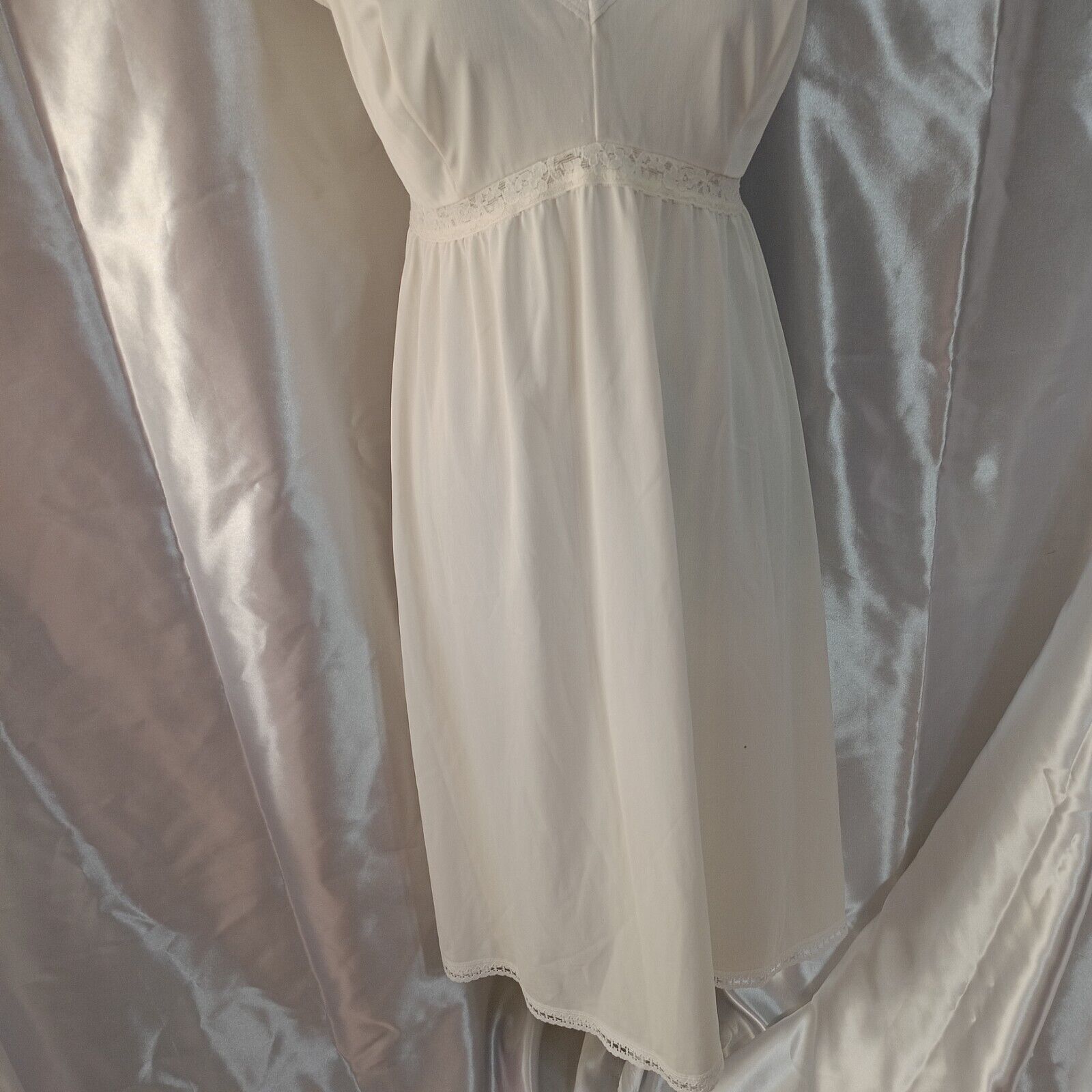 Vintage Leading Lady Sexy Full Slip Lingerie White Nylon Made in USA Size 38