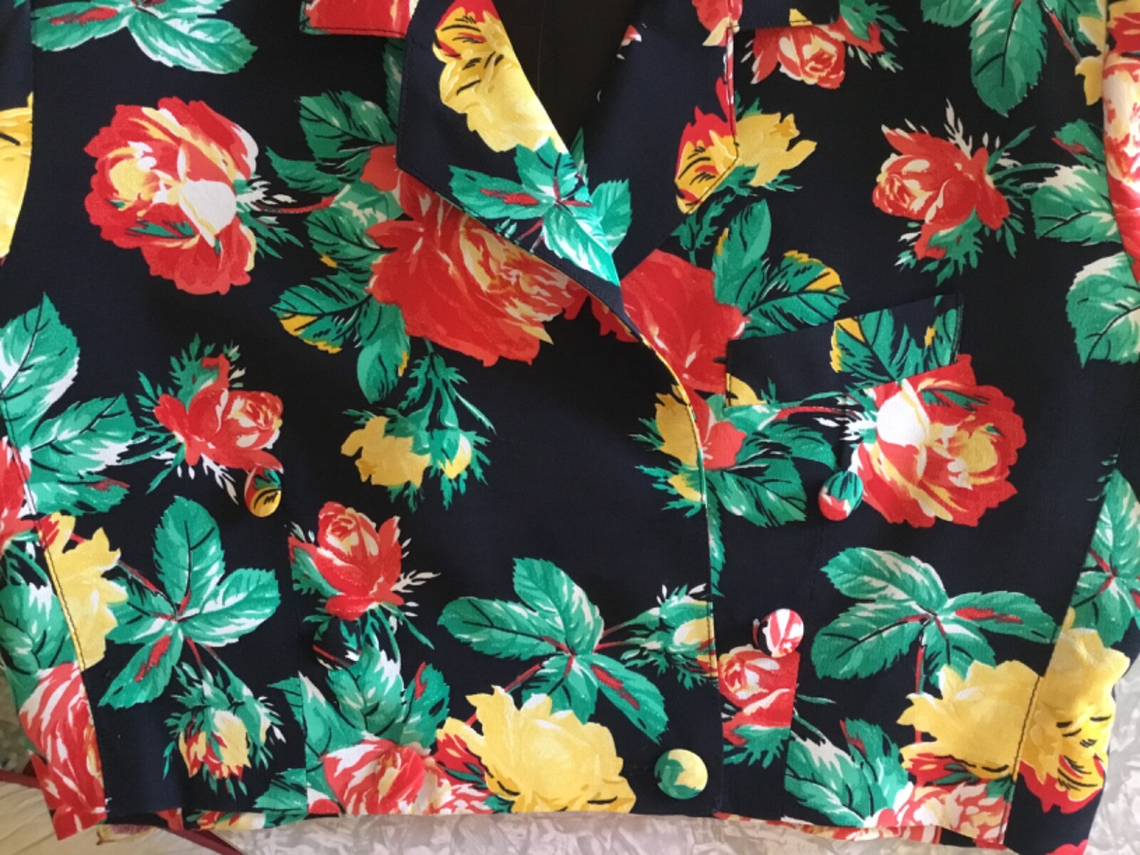 VTG A.B.S. CLOTHING COLLECTION RAYON JACKET SZ SM-PETITE FLORAL ON BLACK USA