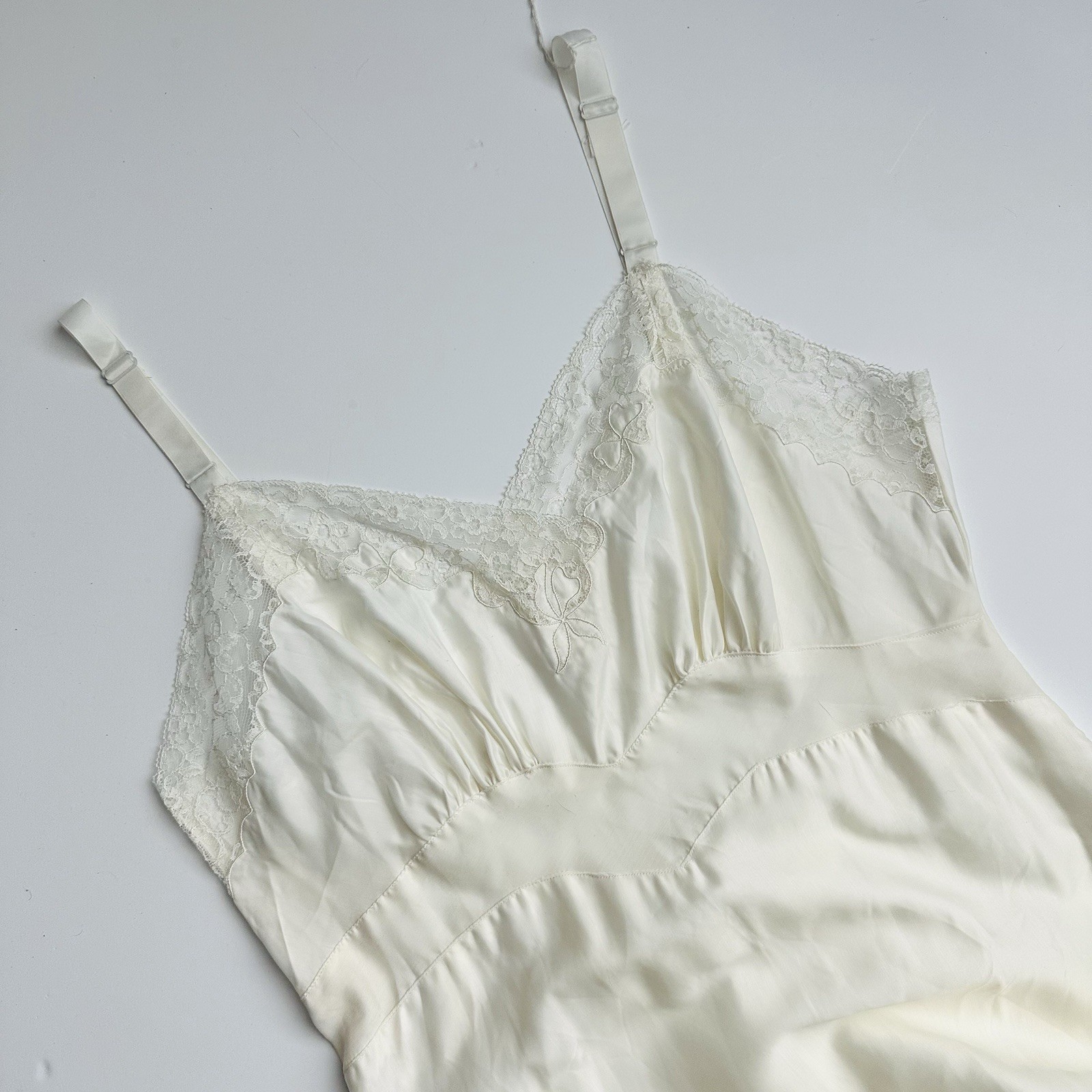 Vintage Gilead Full Slip Lingerie Womens Size 36 Ivory Lace Honey Blend Satin