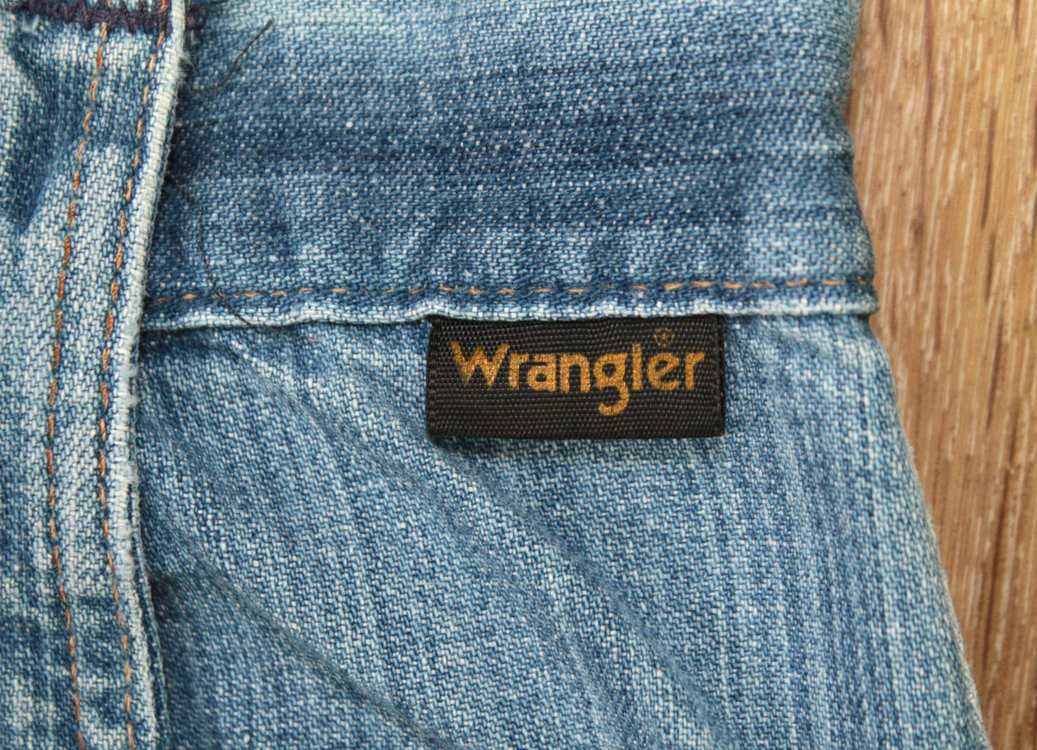 VTG Womens 70s Wrangler Denim Bell Bottom Jeans W/ Arrow Belt Loops Sz 33″ 1970s