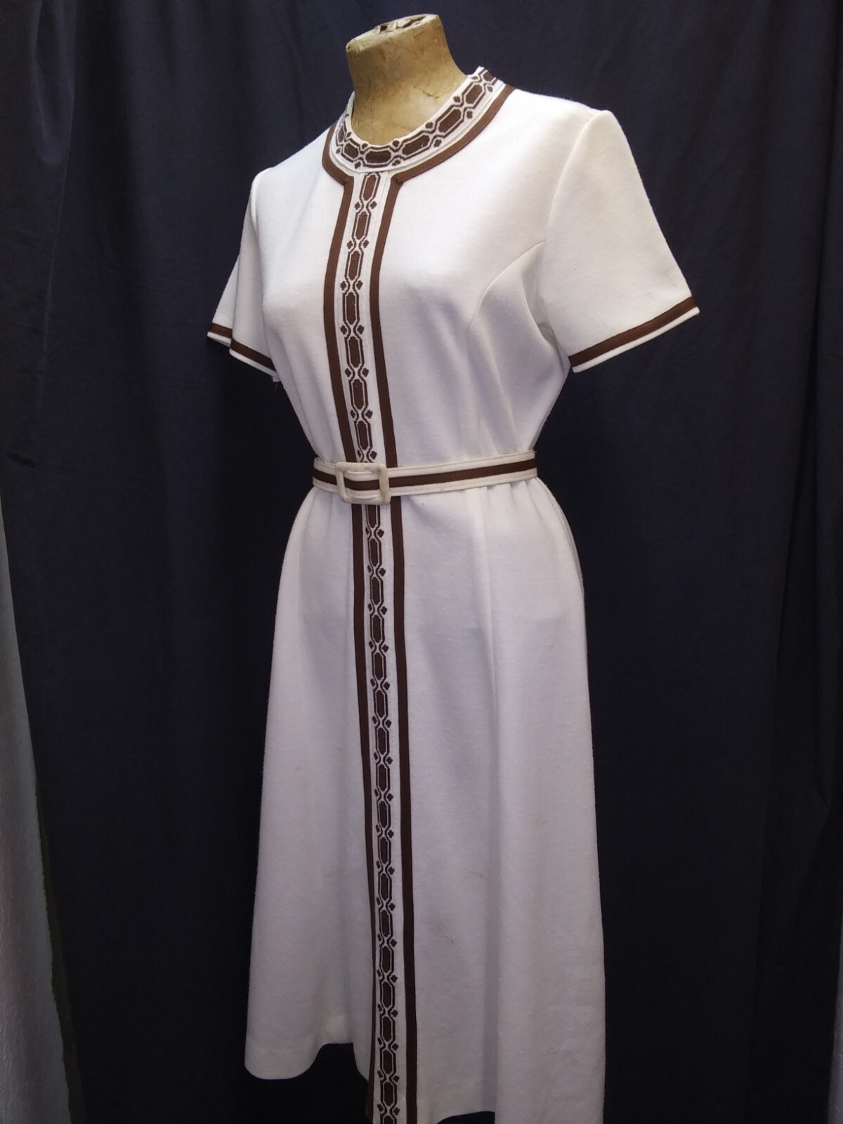 Vintage 1960’s White Textured Cotton Poly Brown Trim Mod Dress Medium