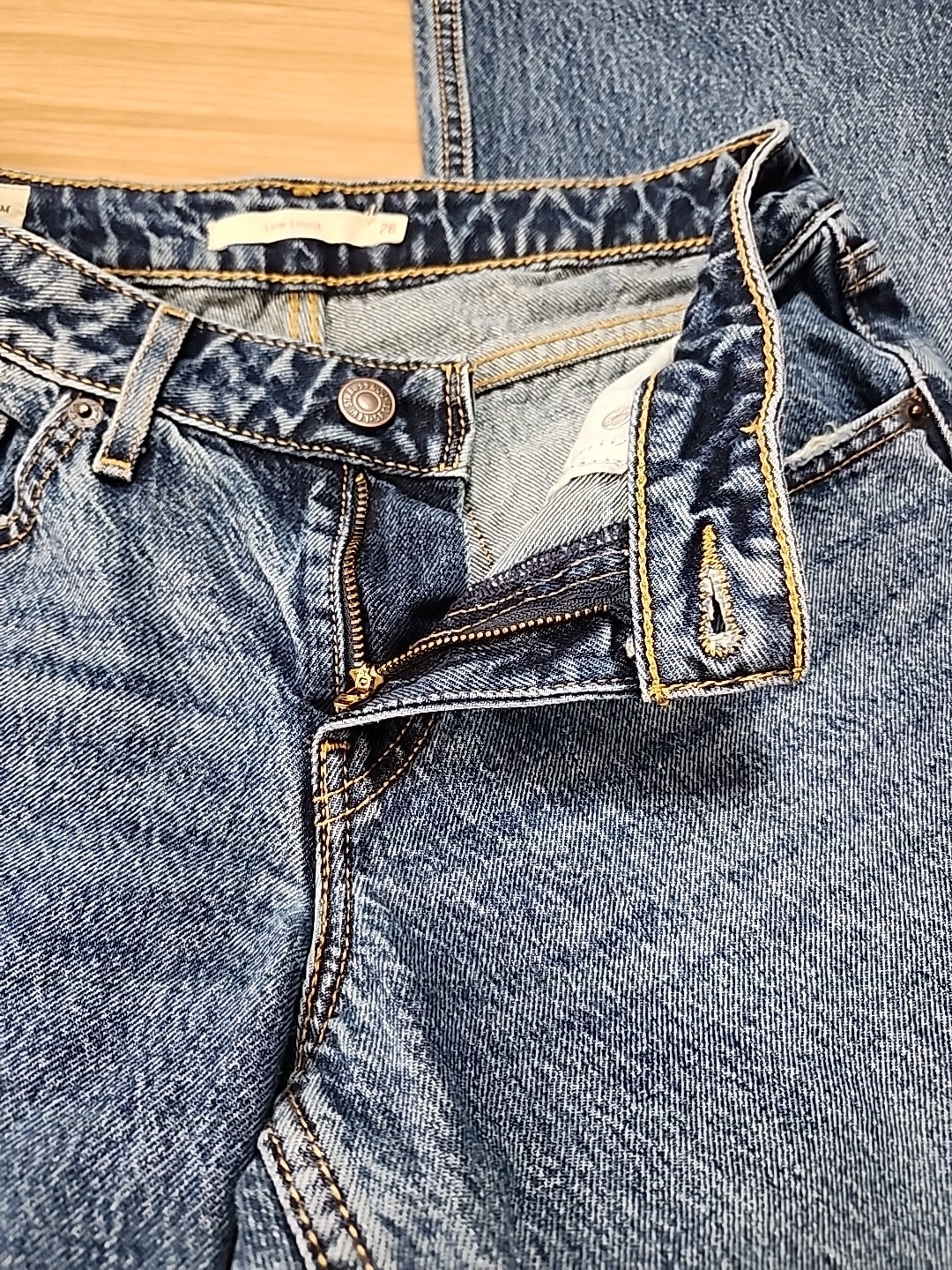 Vintage Levis With Big E Leather Patch Acid Wash Blue Low Loose Sz 26×32 Frayed
