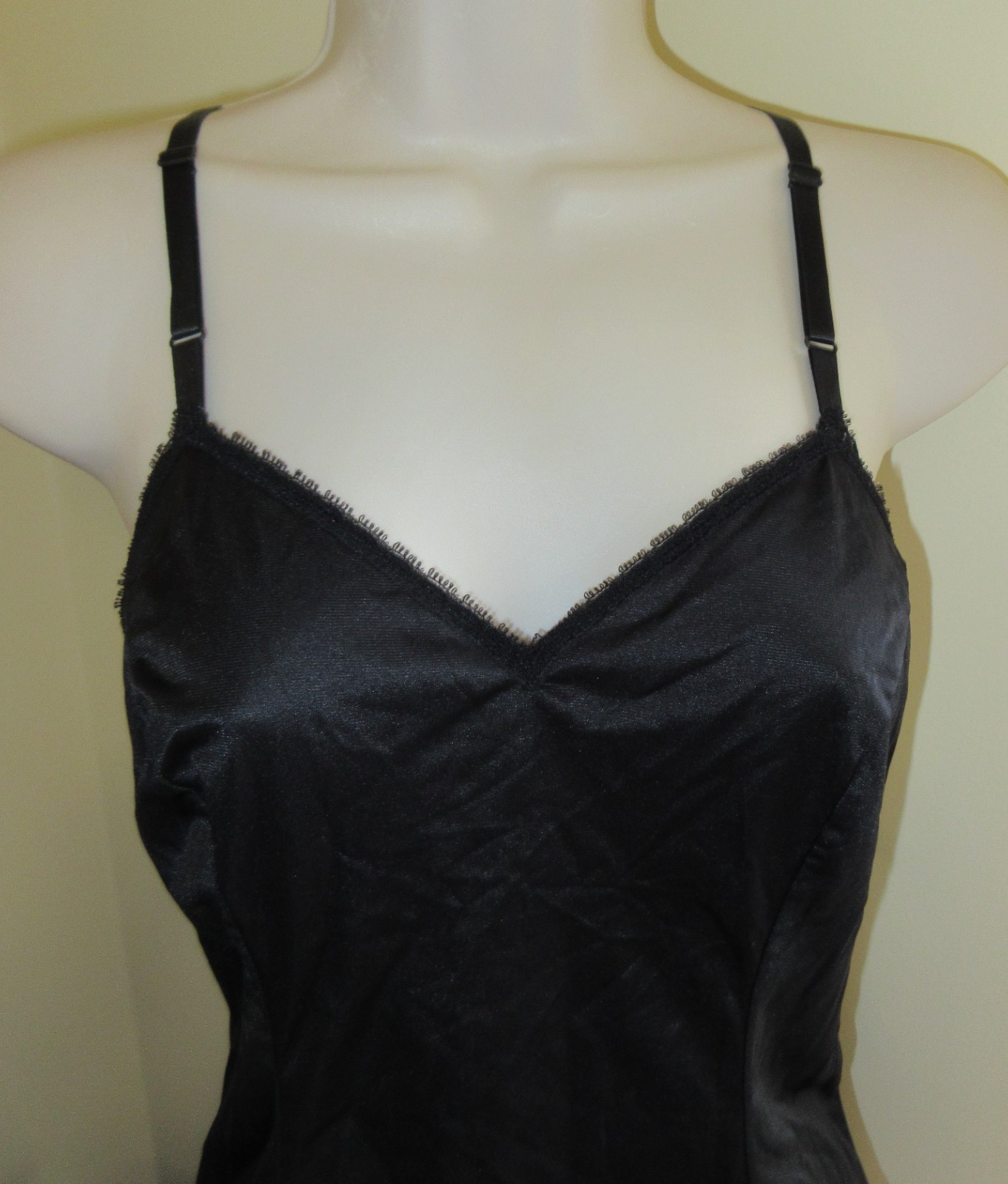 vtg VANITY FAIR 17-701 SILKY BLACK nylon LACE camisole slip top LINGERIE sz 36/M