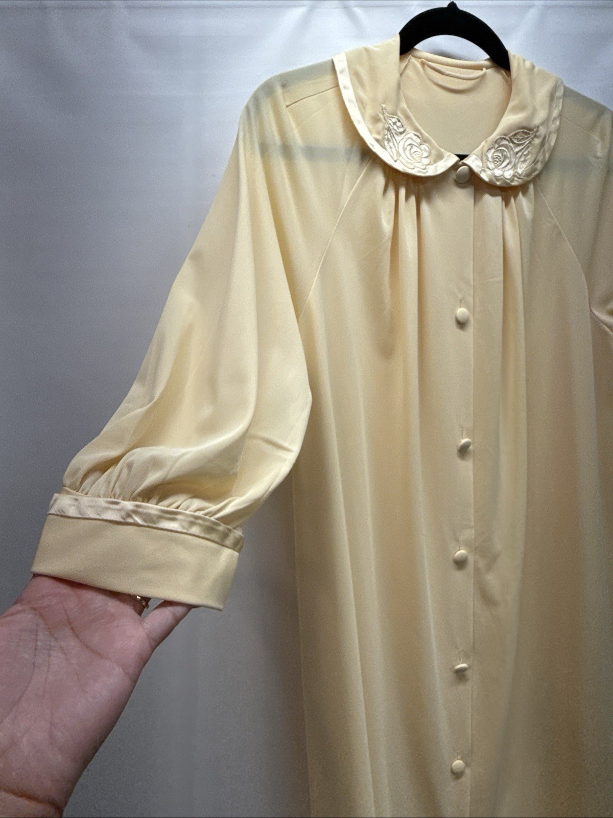 Vintage GOSSARD ARTEMIS Housecoat Robe Sz S Yellow Rose Embroidery Nylon USA