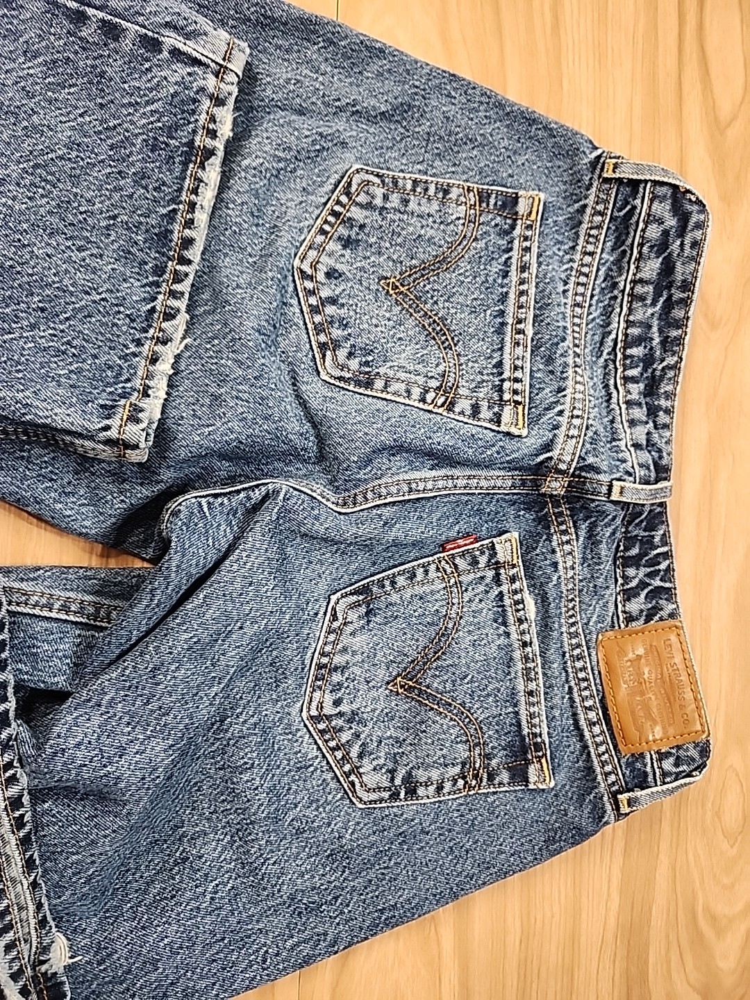 Vintage Levis With Big E Leather Patch Acid Wash Blue Low Loose Sz 26×32 Frayed