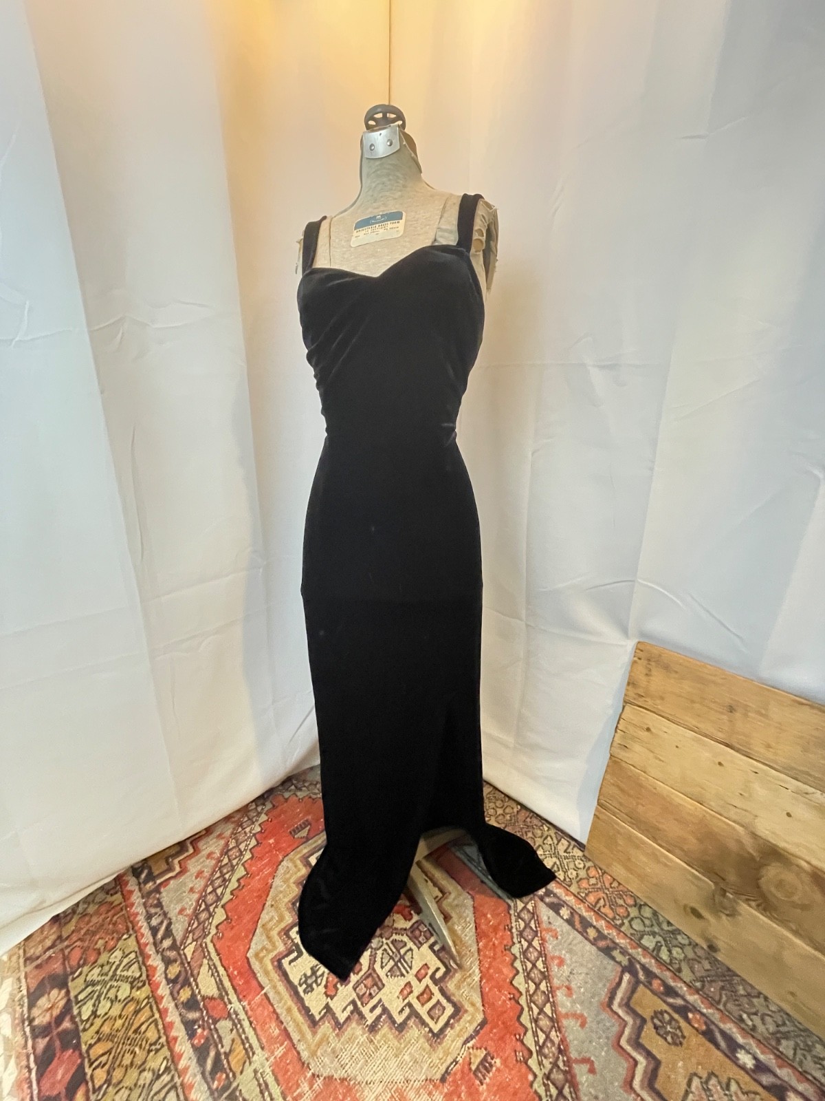 1990s Vintage Slim Black Stretch Velvet Maxi Gown Sexy Femme Fatale Dress S