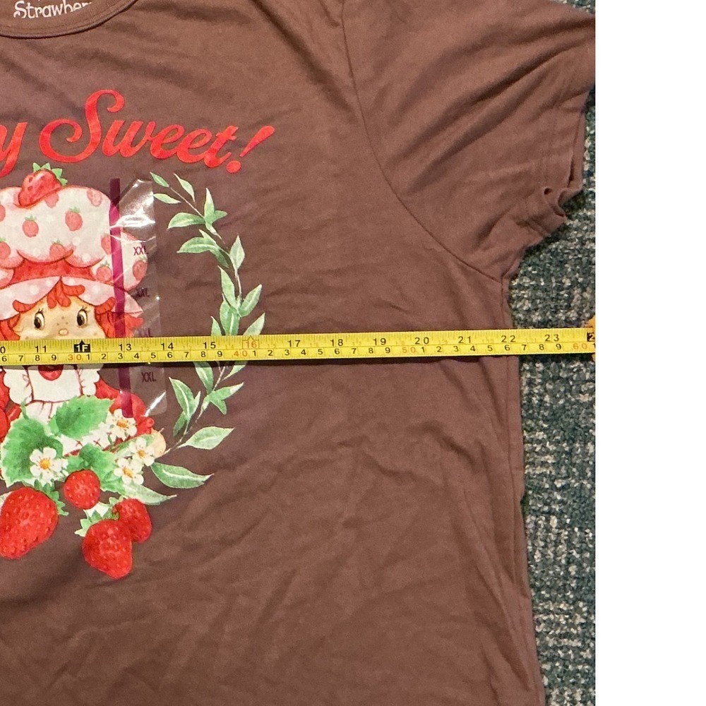 Strawberry Shortcake Graphic Tee Women XXL Nutmeg NEW Berry Sweet Retro T-Shirt