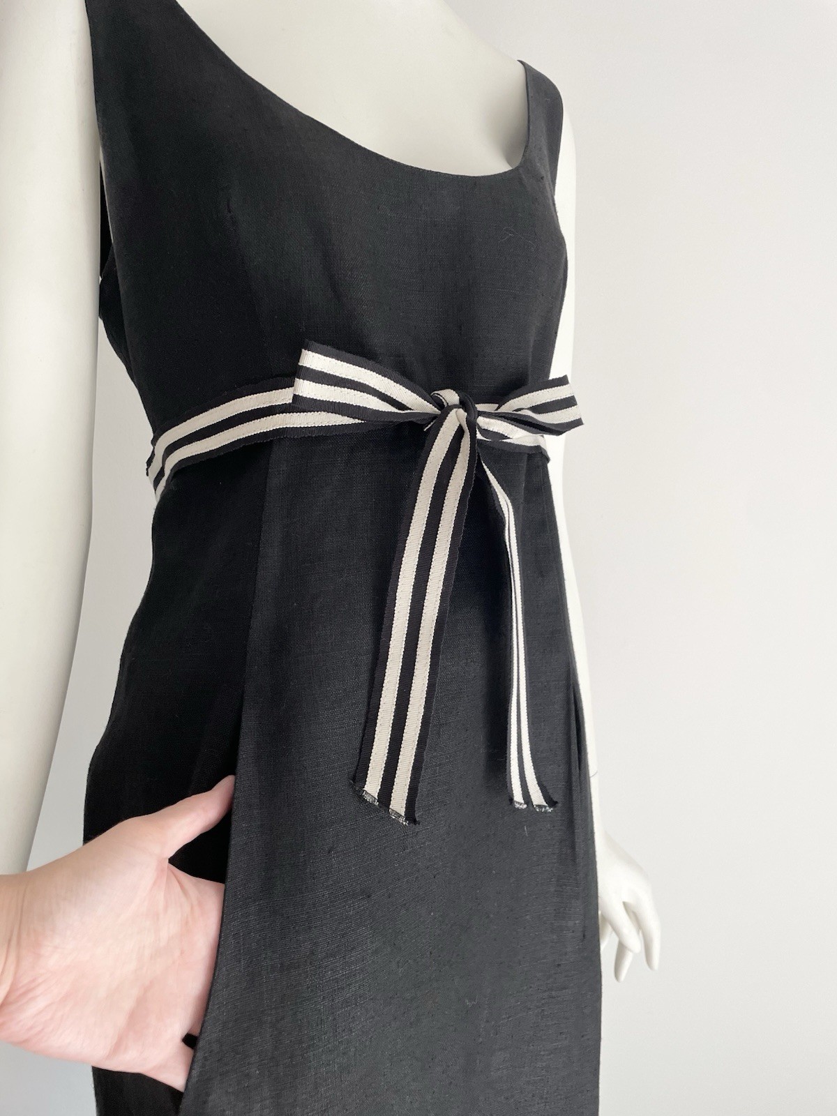 Valentino 1993 Vintage Black Linen Dress White Stripe Bow Ribbons Size Large 90s