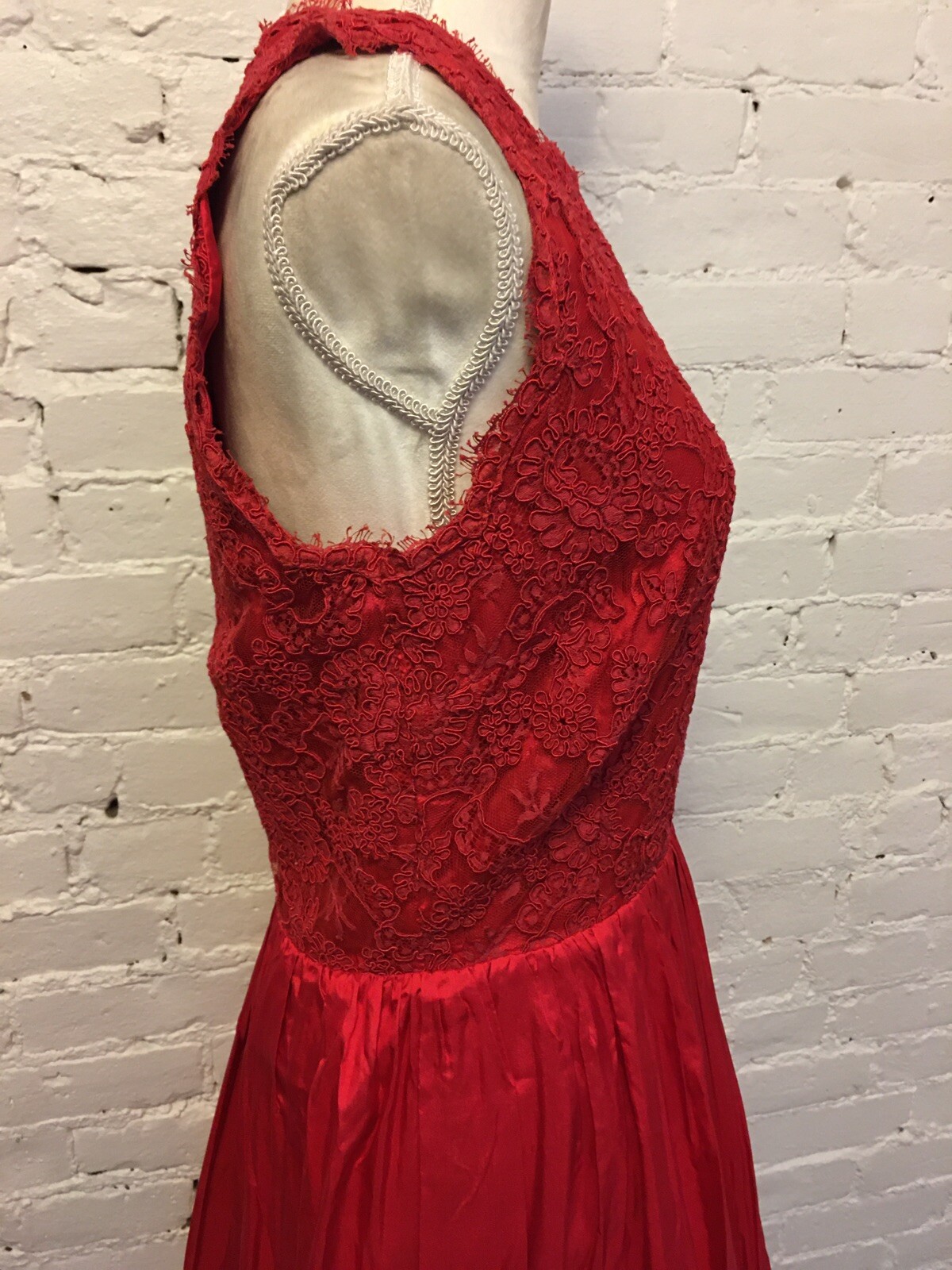 Catherine Regehr vintage 90s lace taffeta party dress red size large