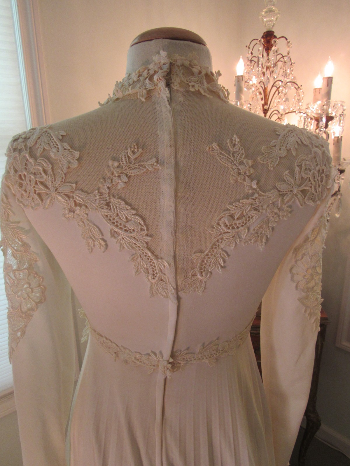 Vintage 1970’s Wedding Dress/Veil Original Owner GVC
