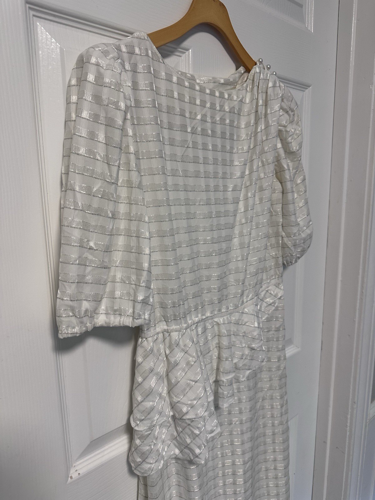 Vintage 1980s J.B. Express Women’s White And Metallic Silver Dress Size 10