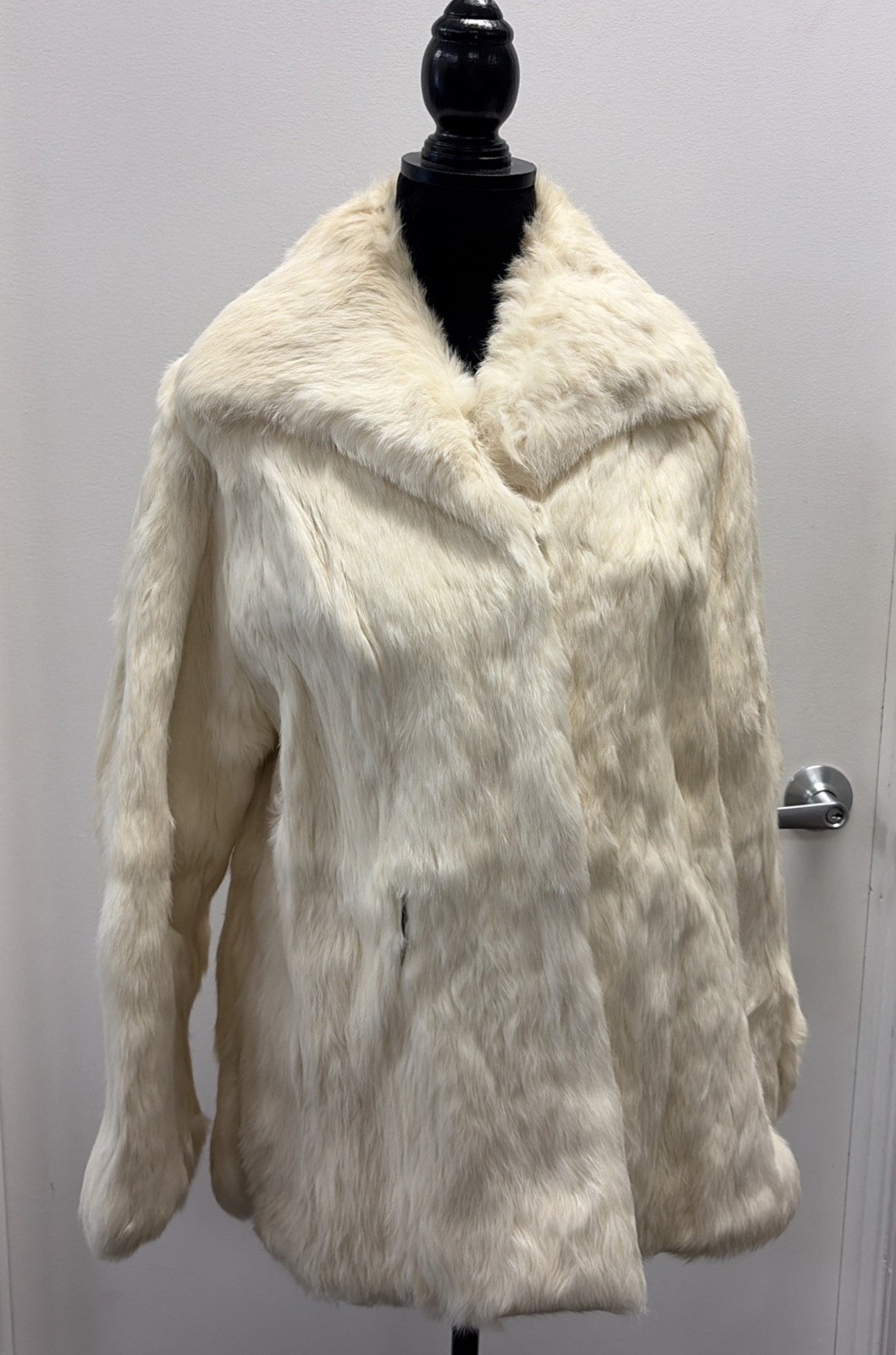Vintage 1980s era Cream colored real Rabbit Fur Short Woman’s Jacket, SZ M