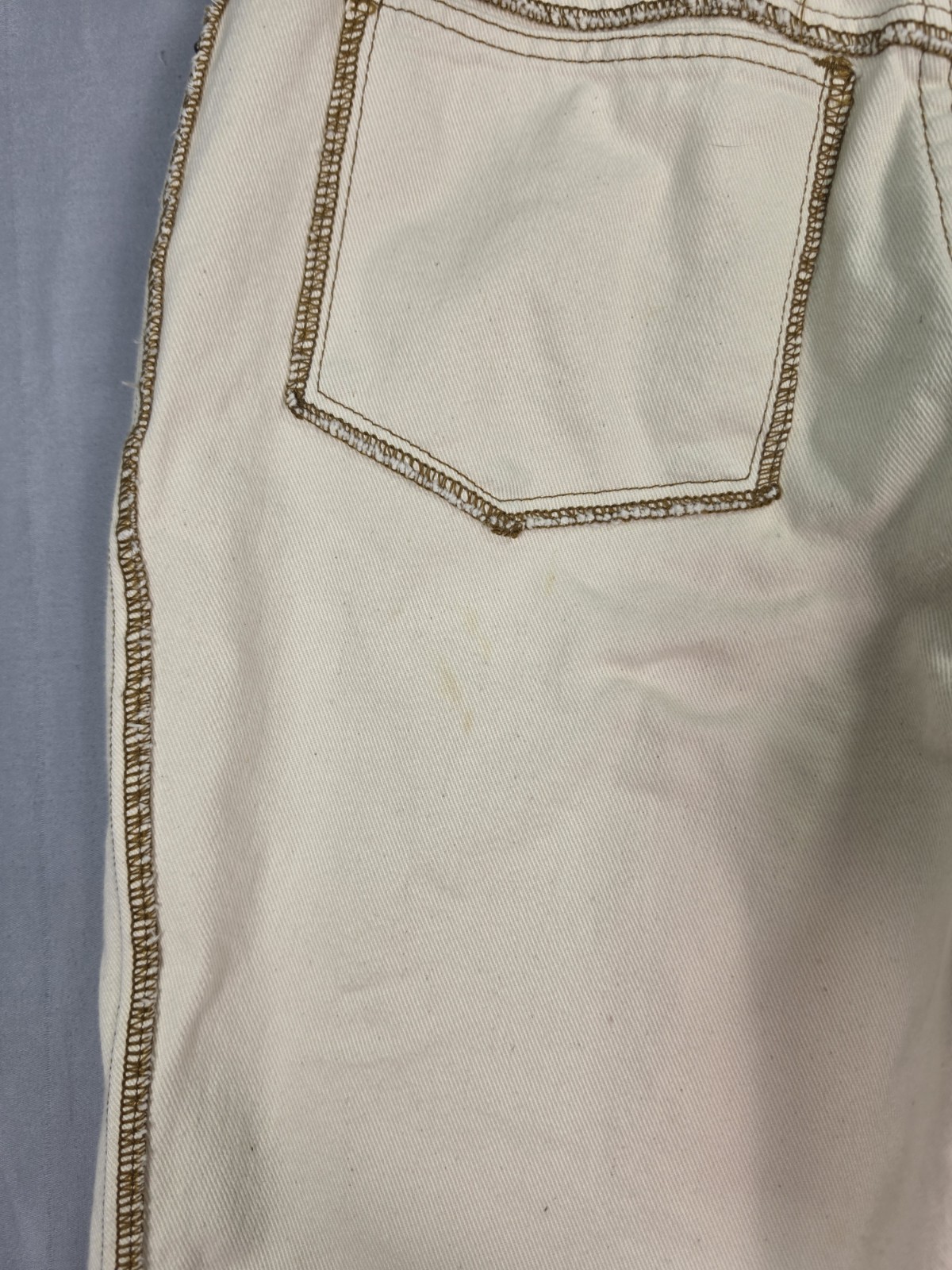 Vintage Basic Blues by Breaker Jeans Cream Gold Stitch High Waist *AS-IS*