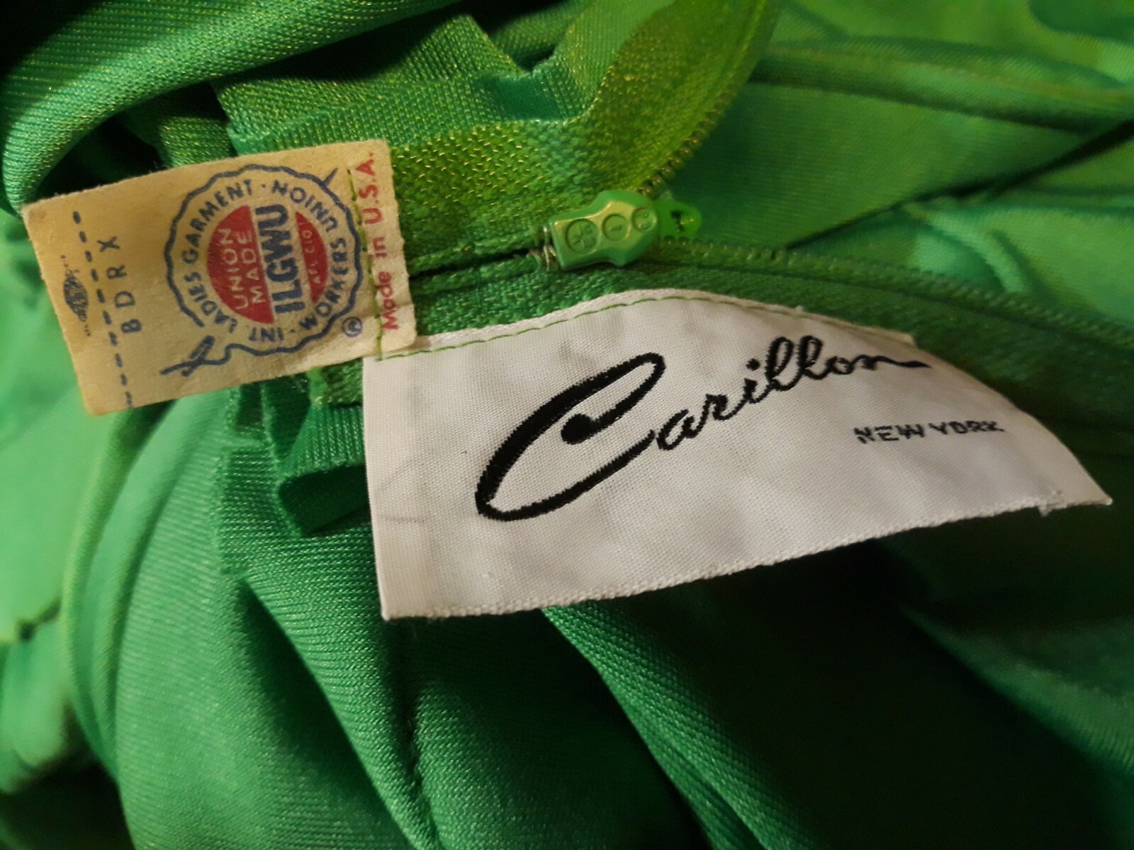 Vintage 60s Carillon union made kelly green bell sleeve dress mdium