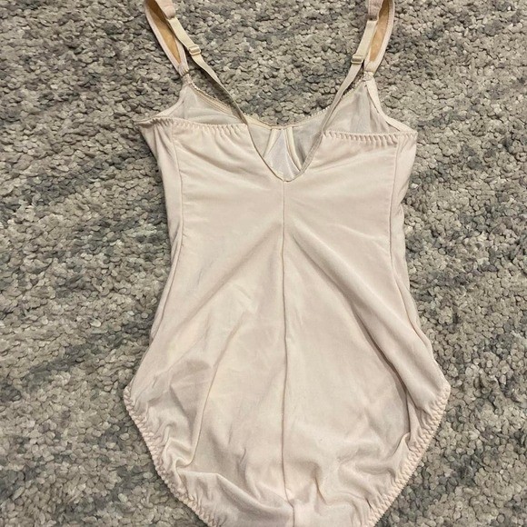 Vintage 80s/90s OLGA Nude Shapewear Bodysuit – Size 34D Classic vintage OLGA