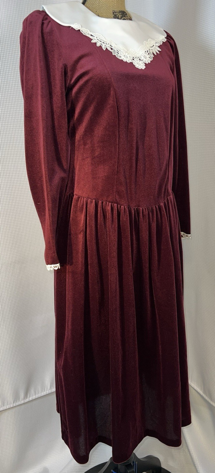 Vintage Ribbons and Lace Collection Black Velveteen Dress White Satin Collar v86