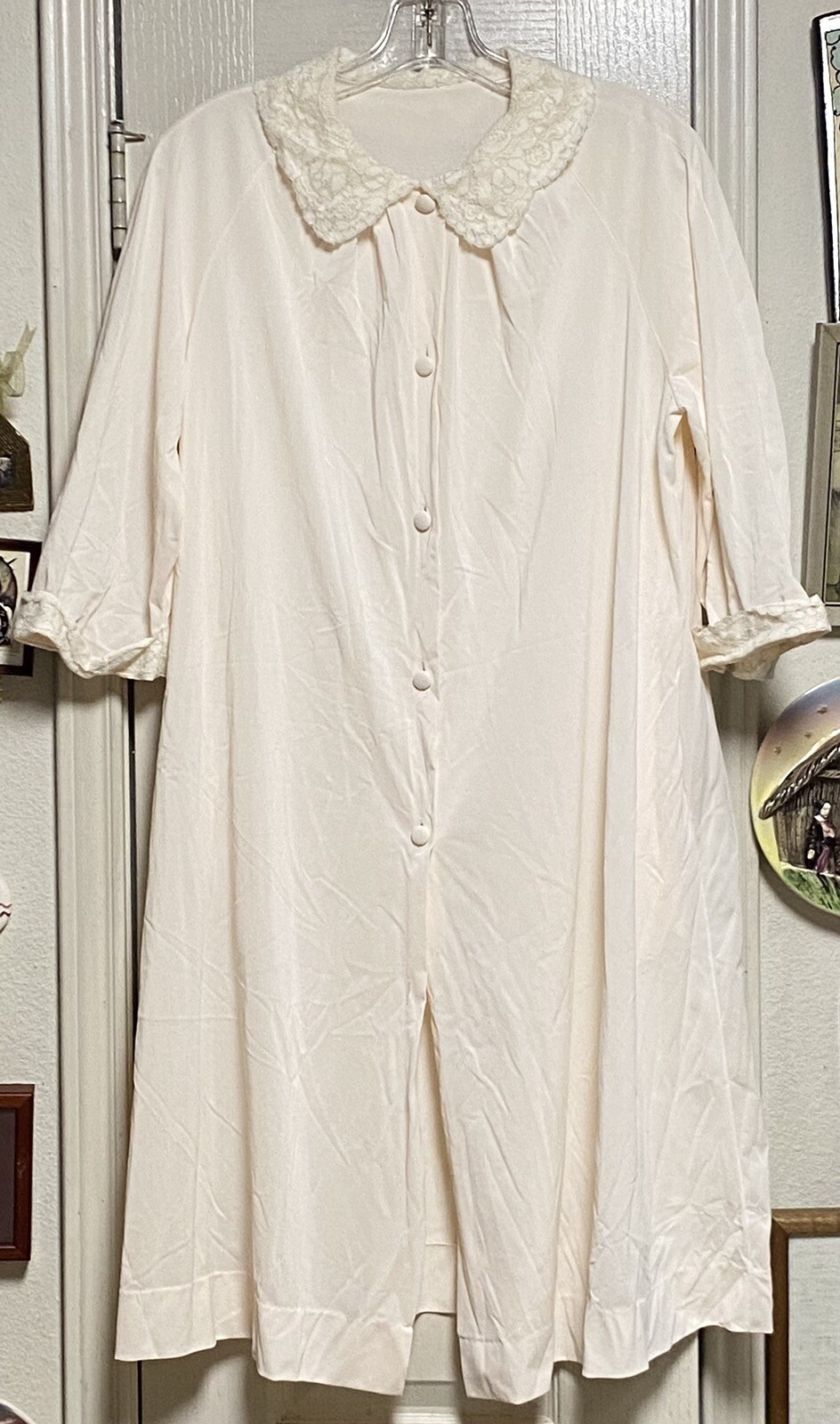 Vintage Baby Pink GOSSARD ARTEMIS Vintage 1970s Knee Length Robe-as is