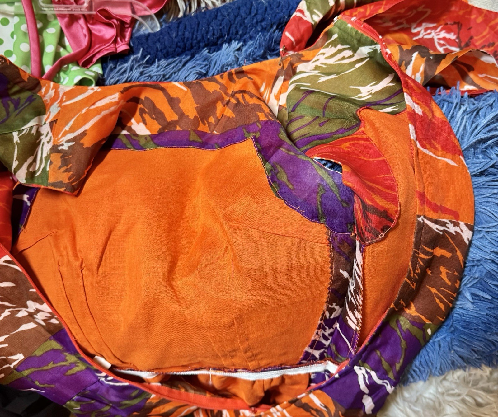 Vtg Hostess Column Dress Hawaiian Cali Belt Scarf Vibrant Art Silk XXS ILGWU 60s
