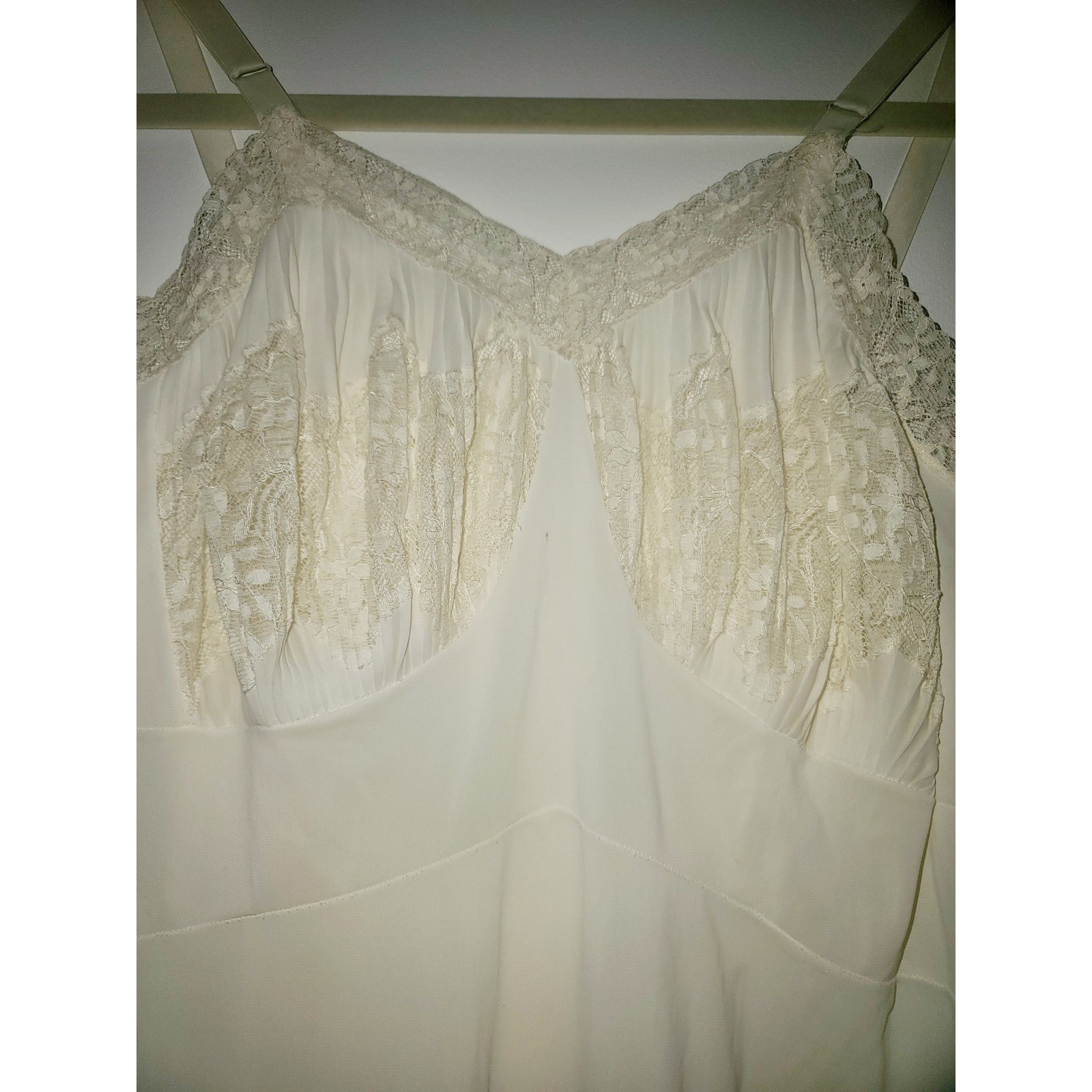 Vintage Ivory Lace Pleated Full Slip Nightgown Adjustable Straps Midi Lingerie