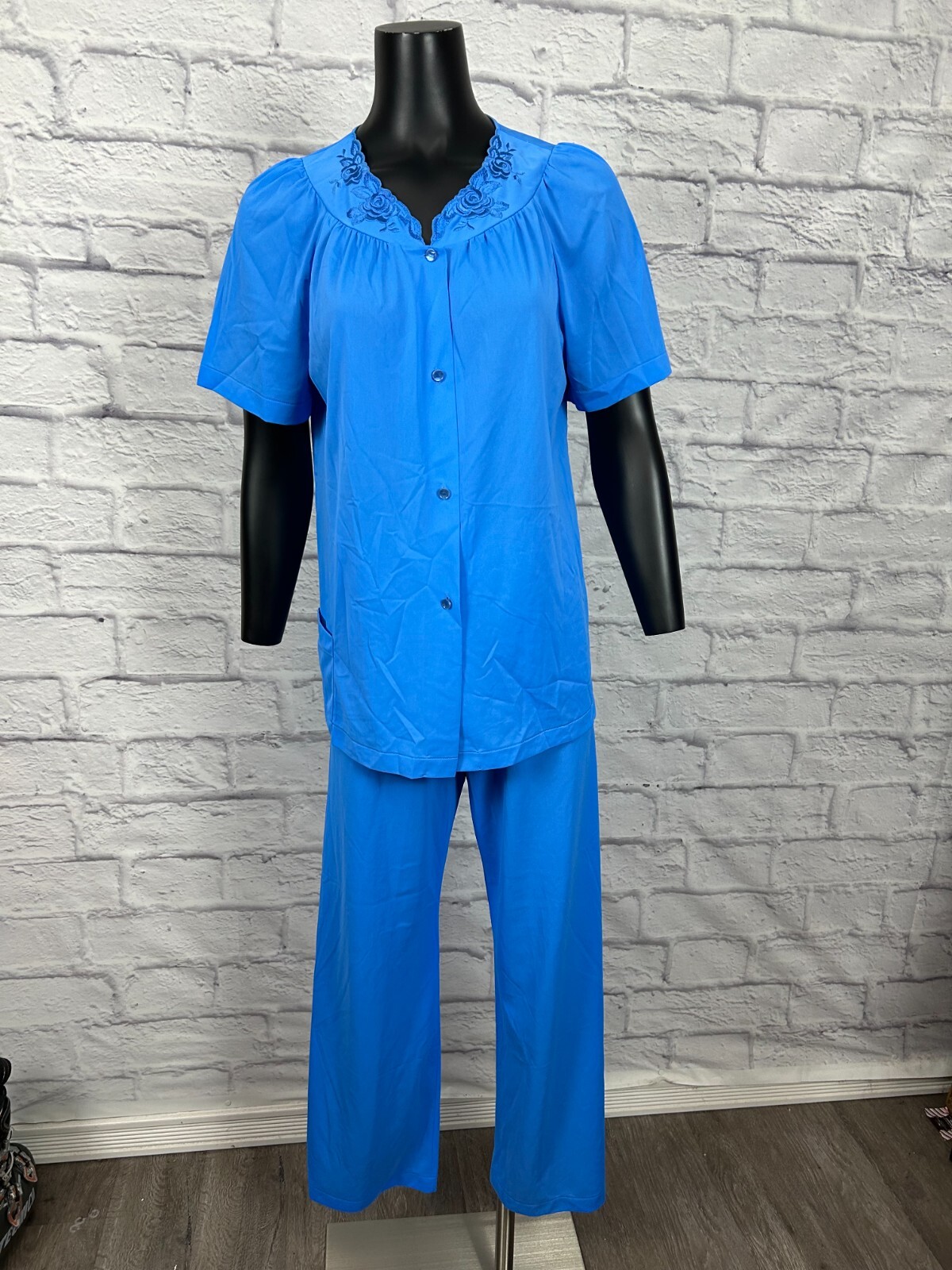 Shadowline Floral Neckline Button Up Blue All Nylon 2 Piece Set Women’s Size 34