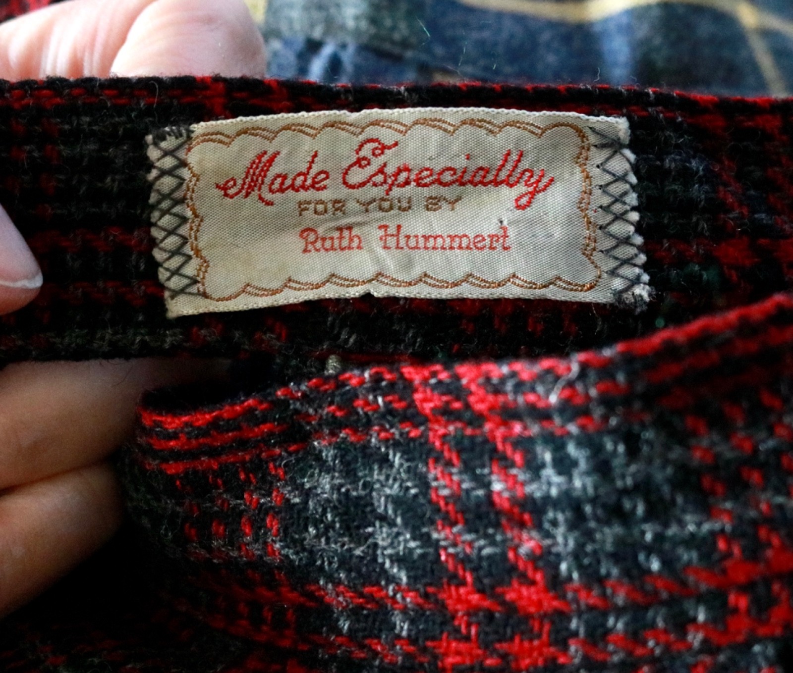 Vintage 70s Red Gray Wool Pleat Check Plaid Full Skirt W23 3/4