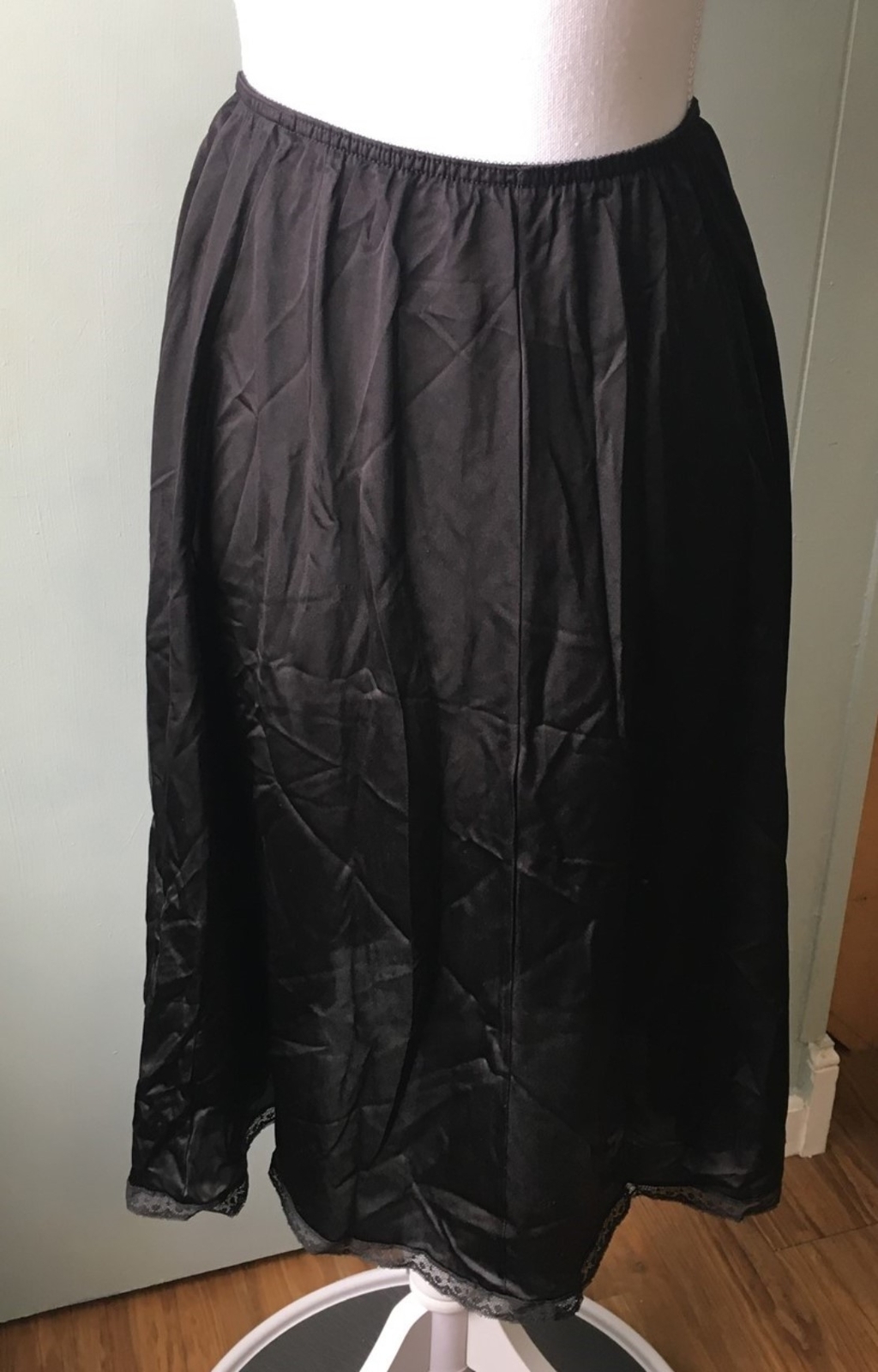 vintage Mistra black half slip lace trim nylon Medium