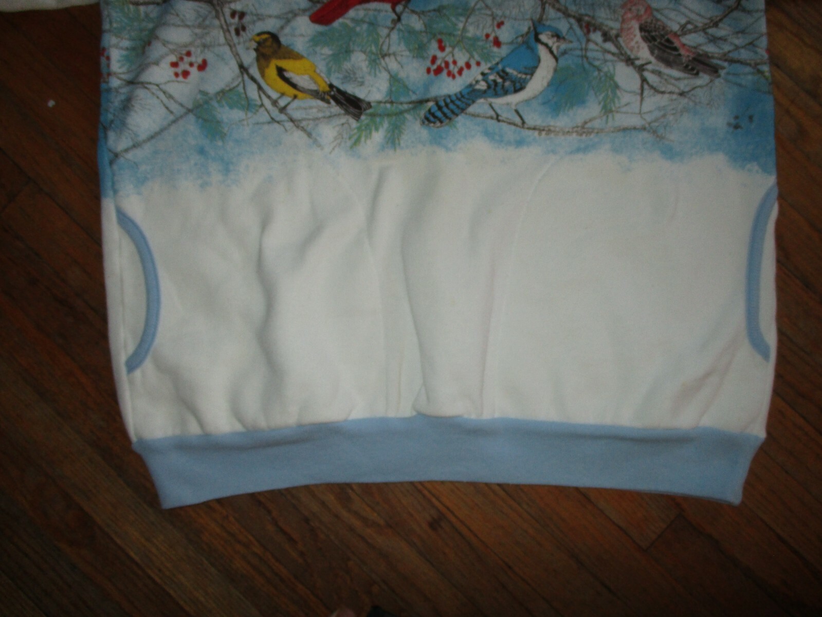 vtg 1980s BIRDS SWEATSHIRT Cardinal Bluejay White Blue Sault Ste Marie Michigan