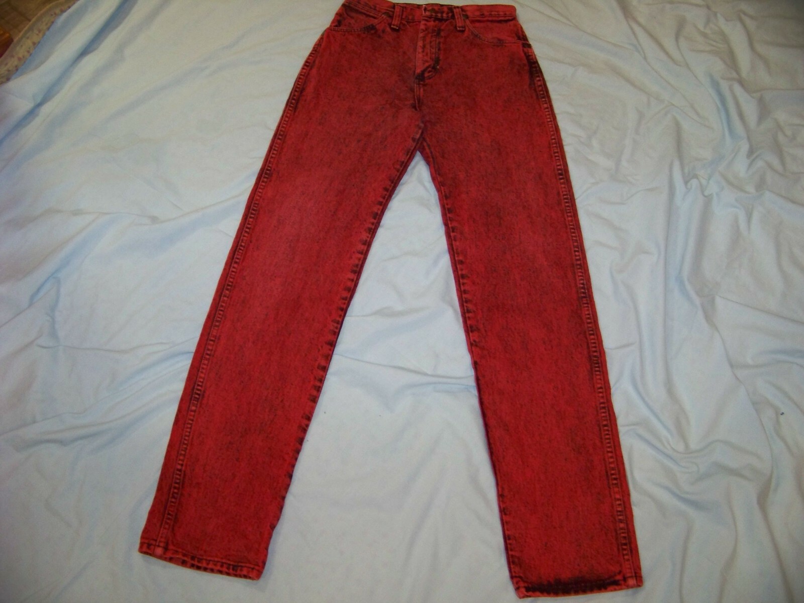 Women’s Wrangler Vintage Jeans – Red Black Acid Wash – 25 x 32