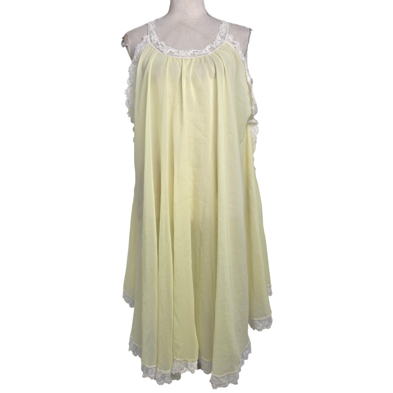 Vintage 60s Pale Yellow Lace Trim Nightgown Babydoll Slip Dress Robe Size Medium