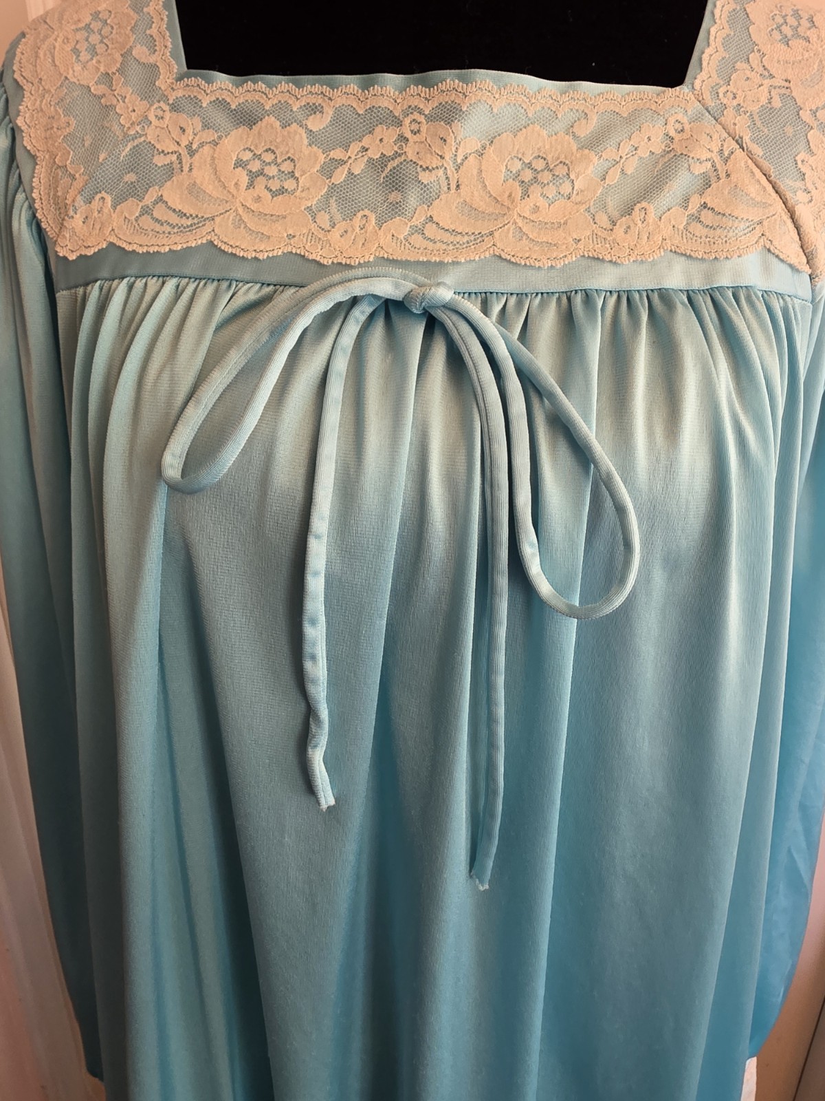 Vintage Pinehurst Lingerie Nightgown Blue Lace Trim Size Large Romantic USA