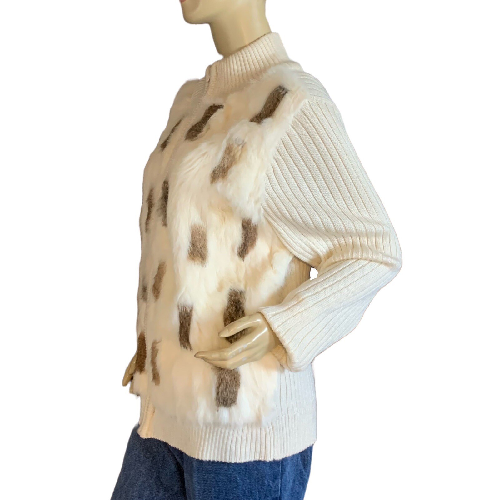VINTAGE CIRCA 1990’S ROCHELLE CREAM KNIT & RABBIT FUR ZIPPER FRONT SWEATER SZ LG