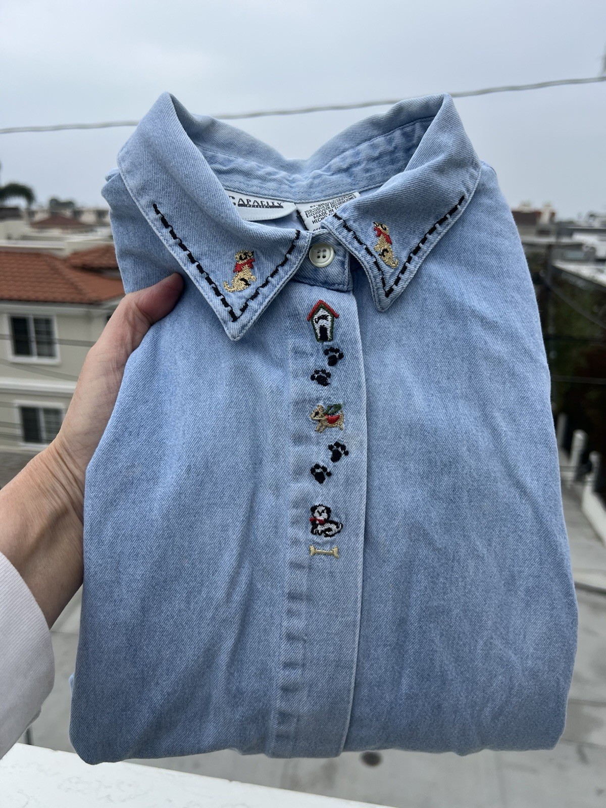 Vintage 80s Capacity blue chambray denim DOGS embroidered cottagecore shirt PL