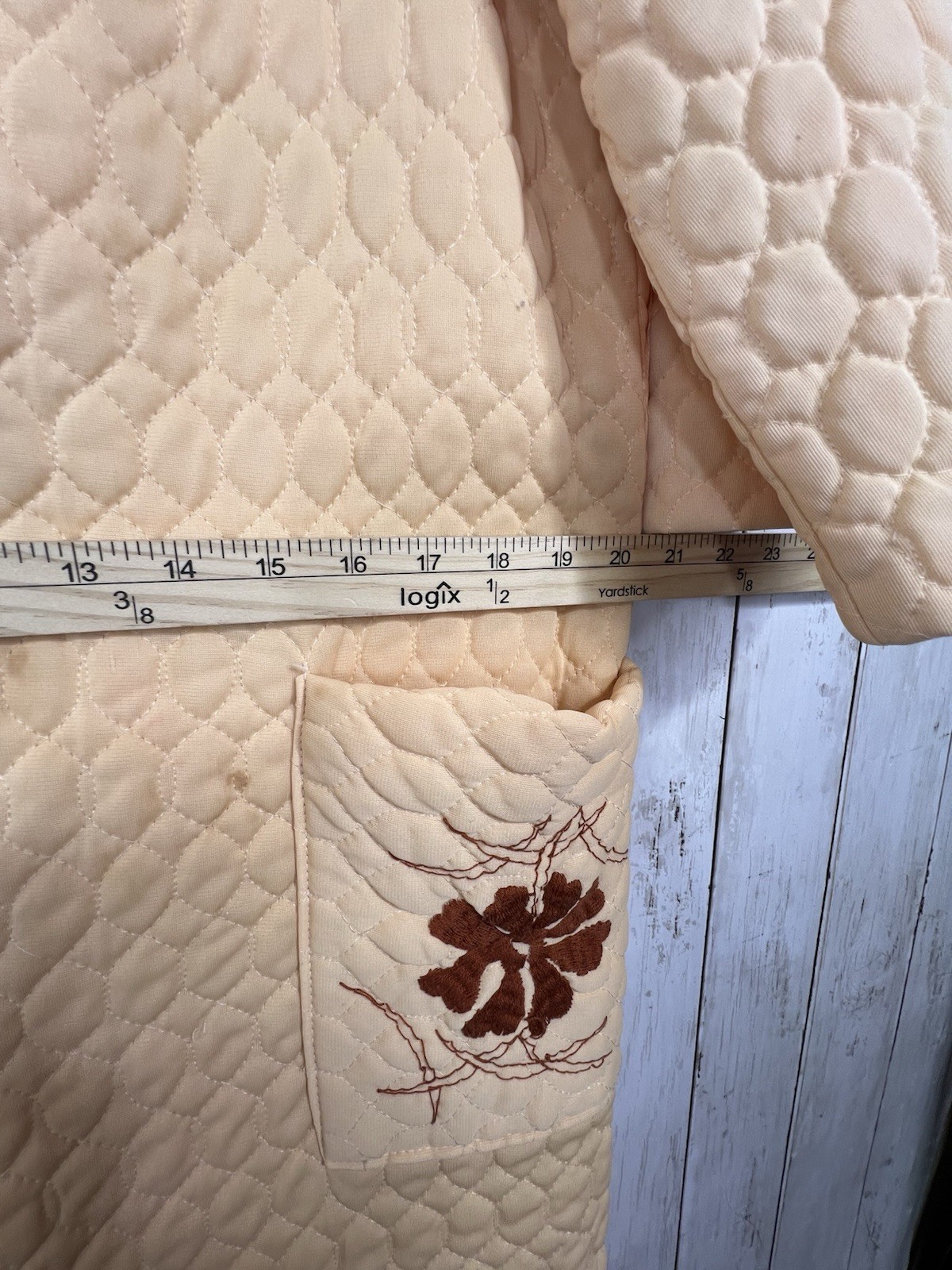 Vintage Quilted Peach Robe Embroidery Pockets No Size Button Polyester Imperfect