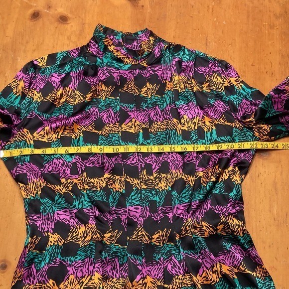 Lloyd Williams 100% Silk Blouse Vintage Abstract Animal Print Mock Neck Festival