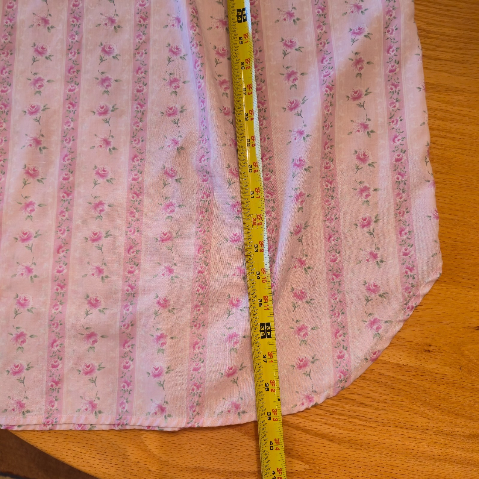 VTG Character Gown pink Lace Trim Embroidered Roses Size M cottagecore grannycor