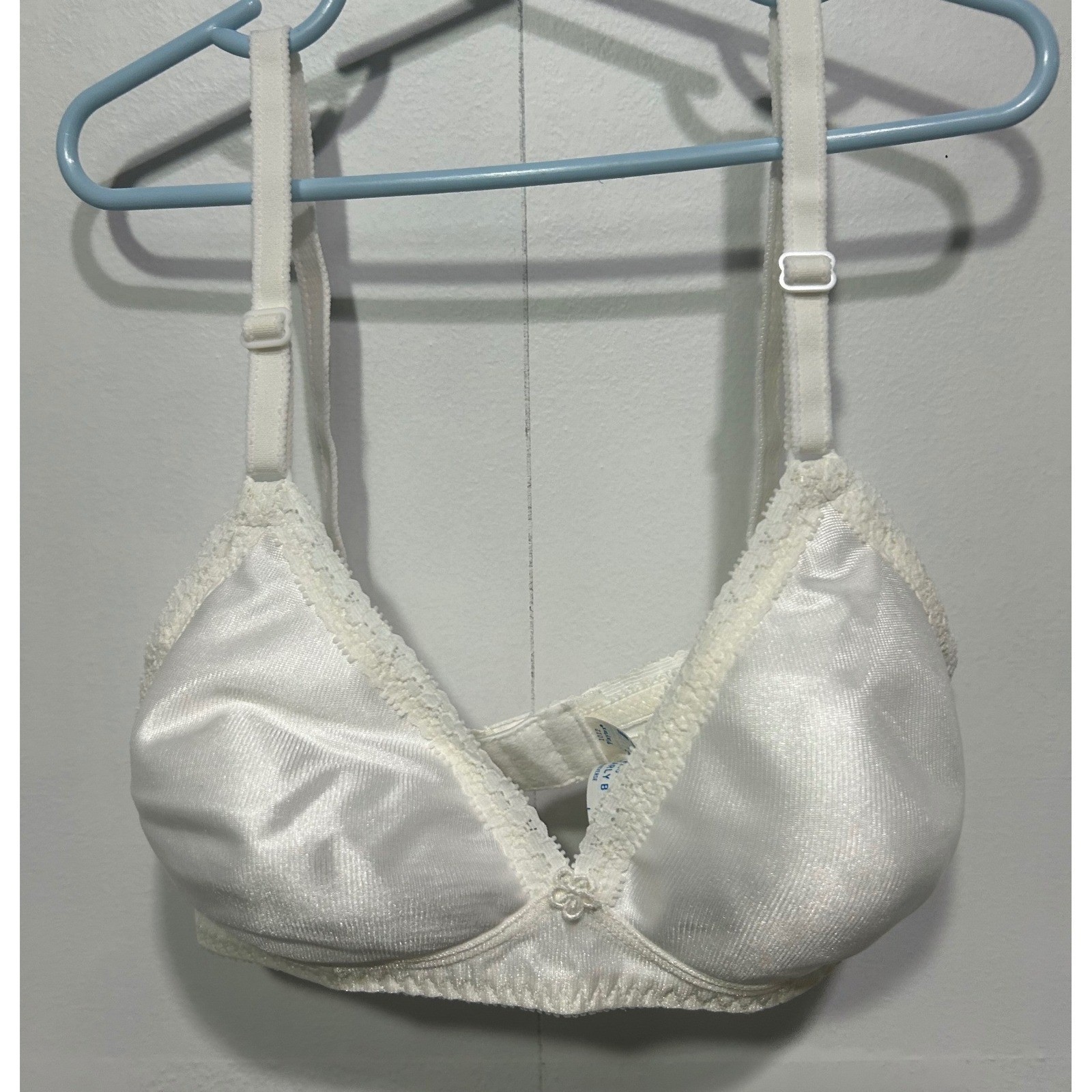 Playtex Wireless Bra Womens 32 Nearly B White Vintage Style 216 Lace Trim