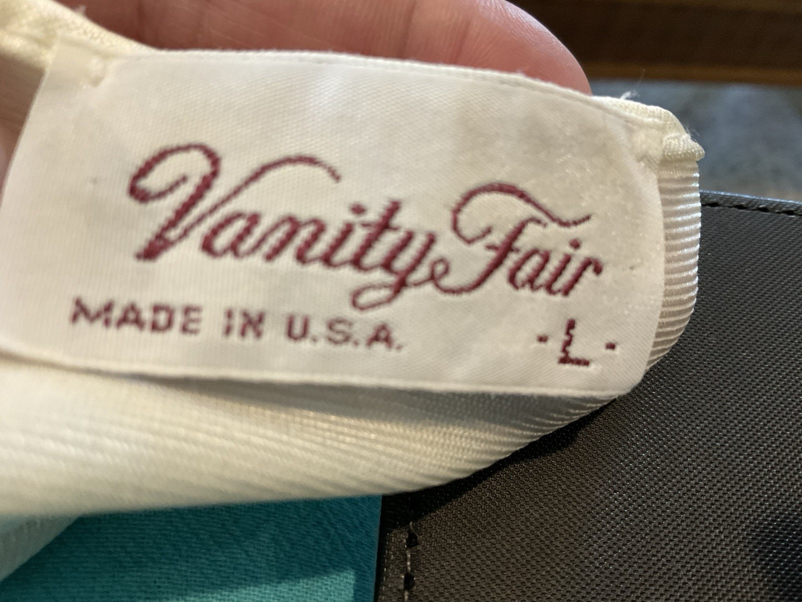 Vintage Vanity Fair Ivory Nylon Nightgown Robe Size Large USA