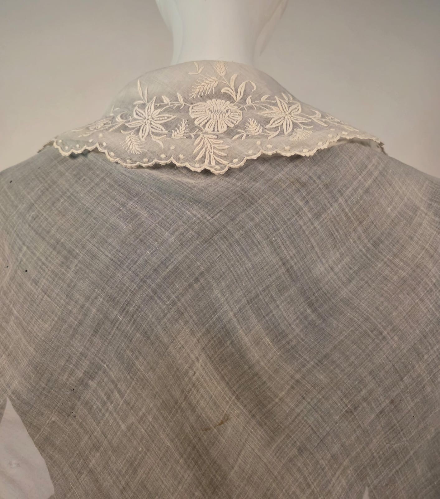 ANTIQUE 1830’S HAND EMBROIDERED MUSLIN PELERINE CAPE FOR DRESS 
