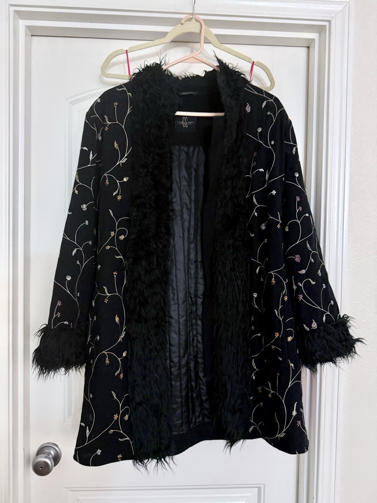 Vintage 90s – Y2K UNIQUE long Coat floral embroidered suede Faux Fur Trim S / M