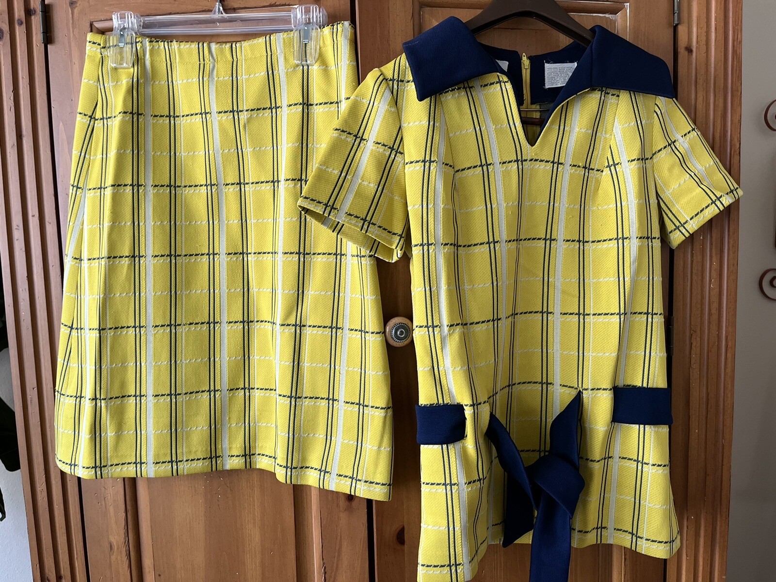 Vintage Nardis Of Dallas Ladies Yellow & Navy 2 Piece Suit