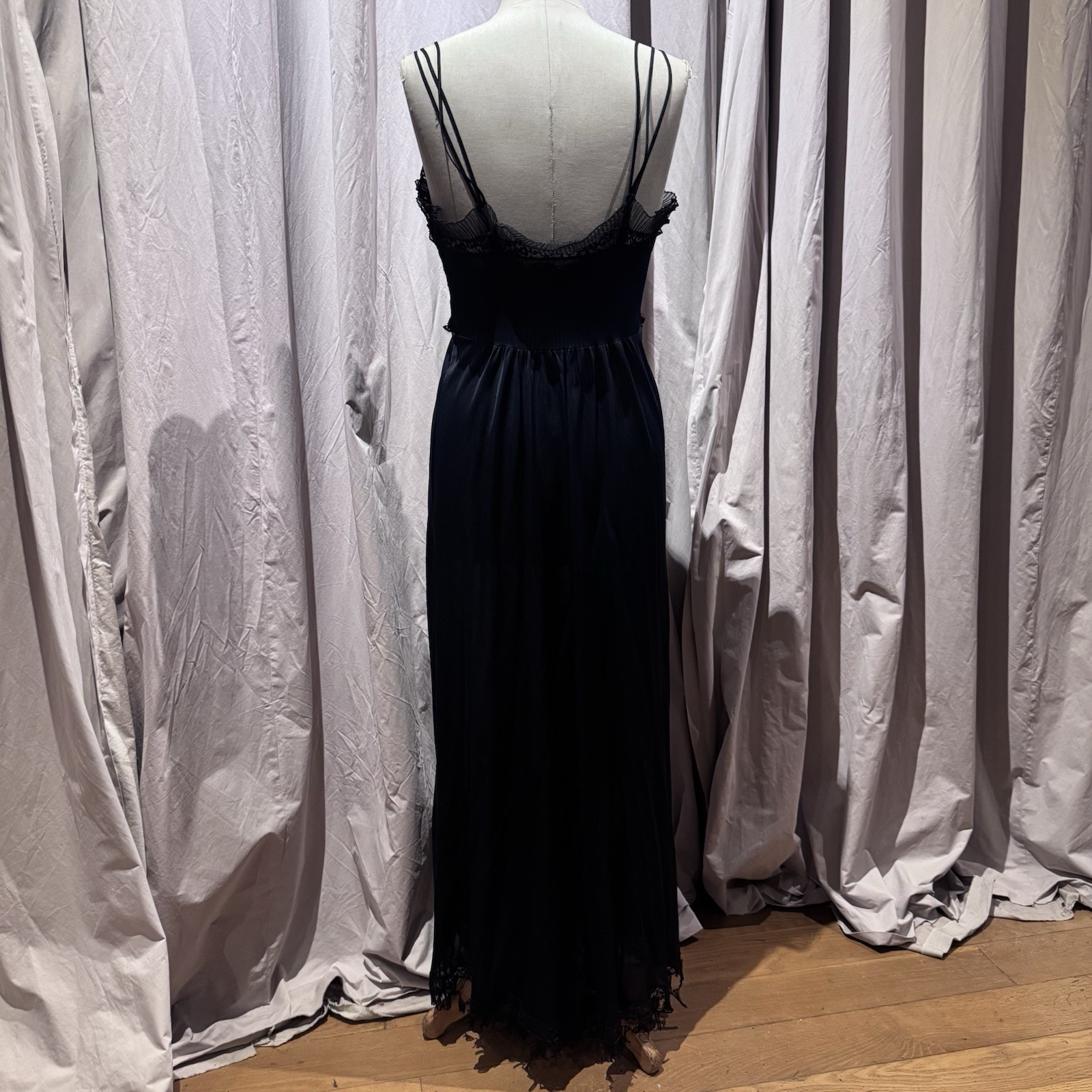 VTG Pleated Ruffle Maxi Boudoir Nightgown M