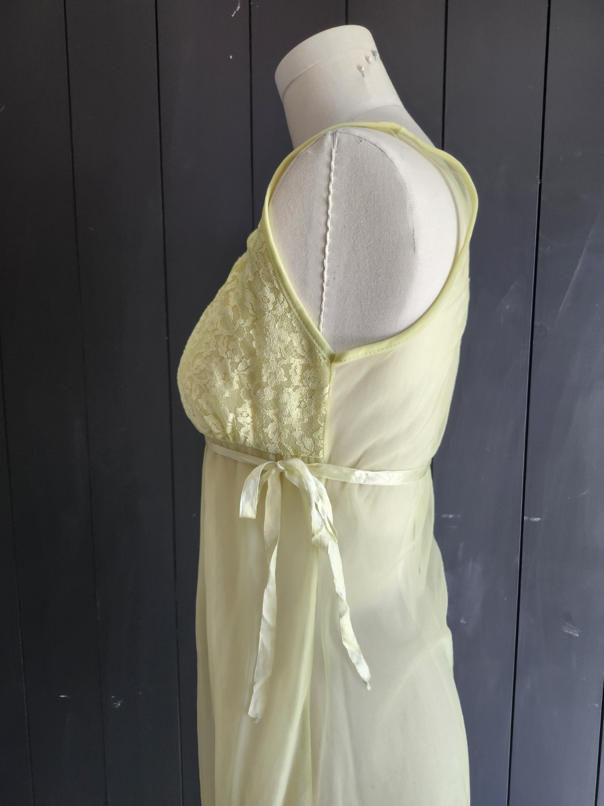 VTG 60s Chartreuse Yellow Nylon & Lace PEIGNOIR SET Nightie Robe UNION LABEL SML