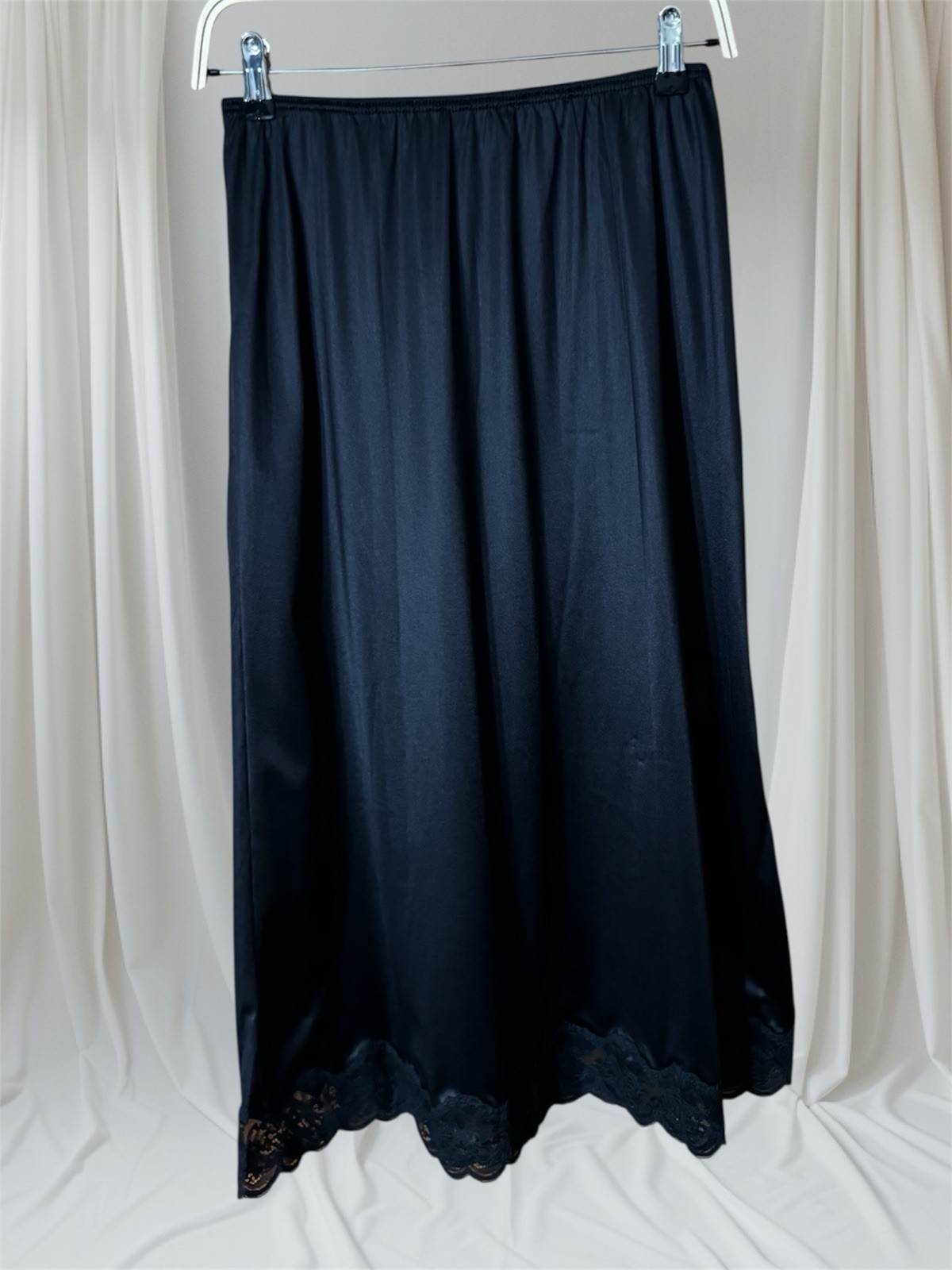 VTG 60/70s Black 1/2 Slip Vive La Difference Waist 24-32” Women’s M EUC Nylon