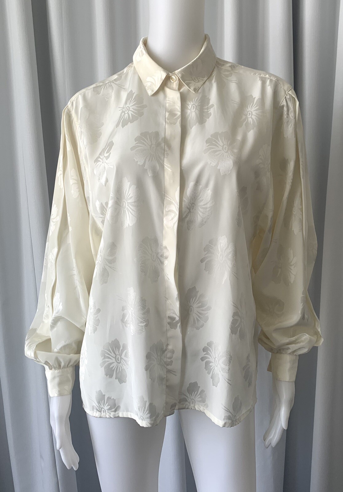 Vintage 80’s Jaeger London Jacquard Ivory Hibiscus Blouse M/L