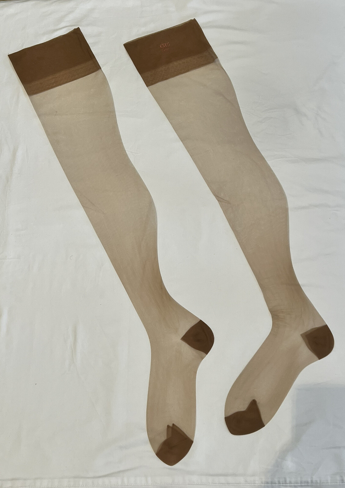 ISIS COUTURE Vintage stockings – RHT run proof lock stitch mesh nylon 10 33inch