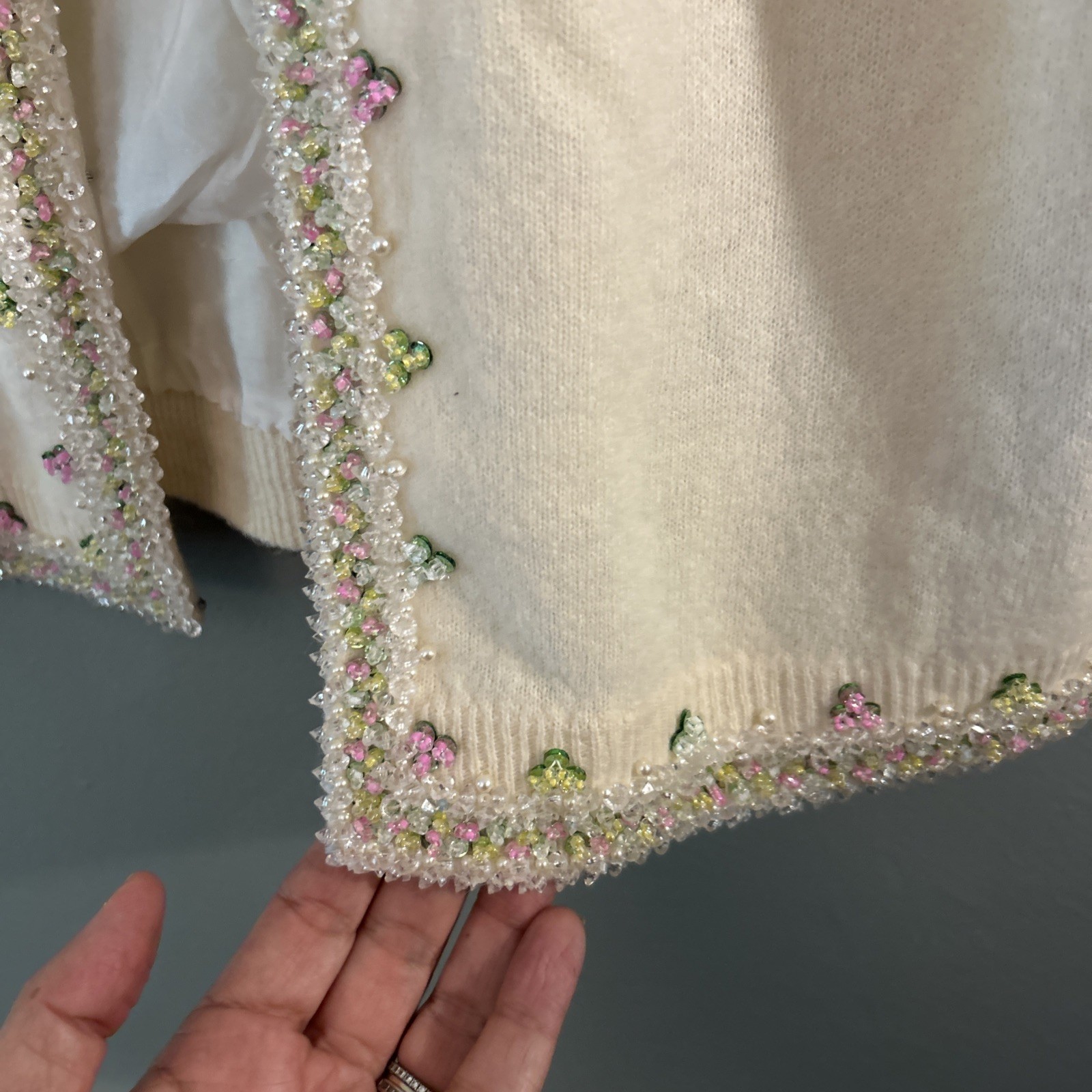 Vintage Womens Embroidered Beaded Cream Sweater Lambs Wool Angora L XL Hong Kong