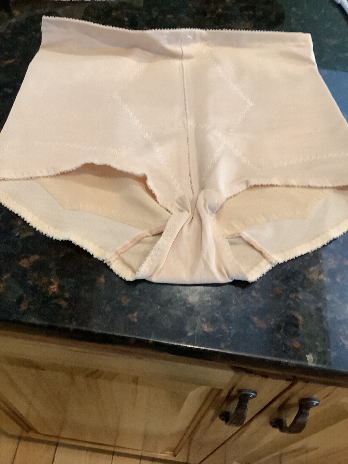 VTG 50’s 60’s Girdle Shaper Panty Size~32~34. ILGWU Ivory Lycra Spandex gusset