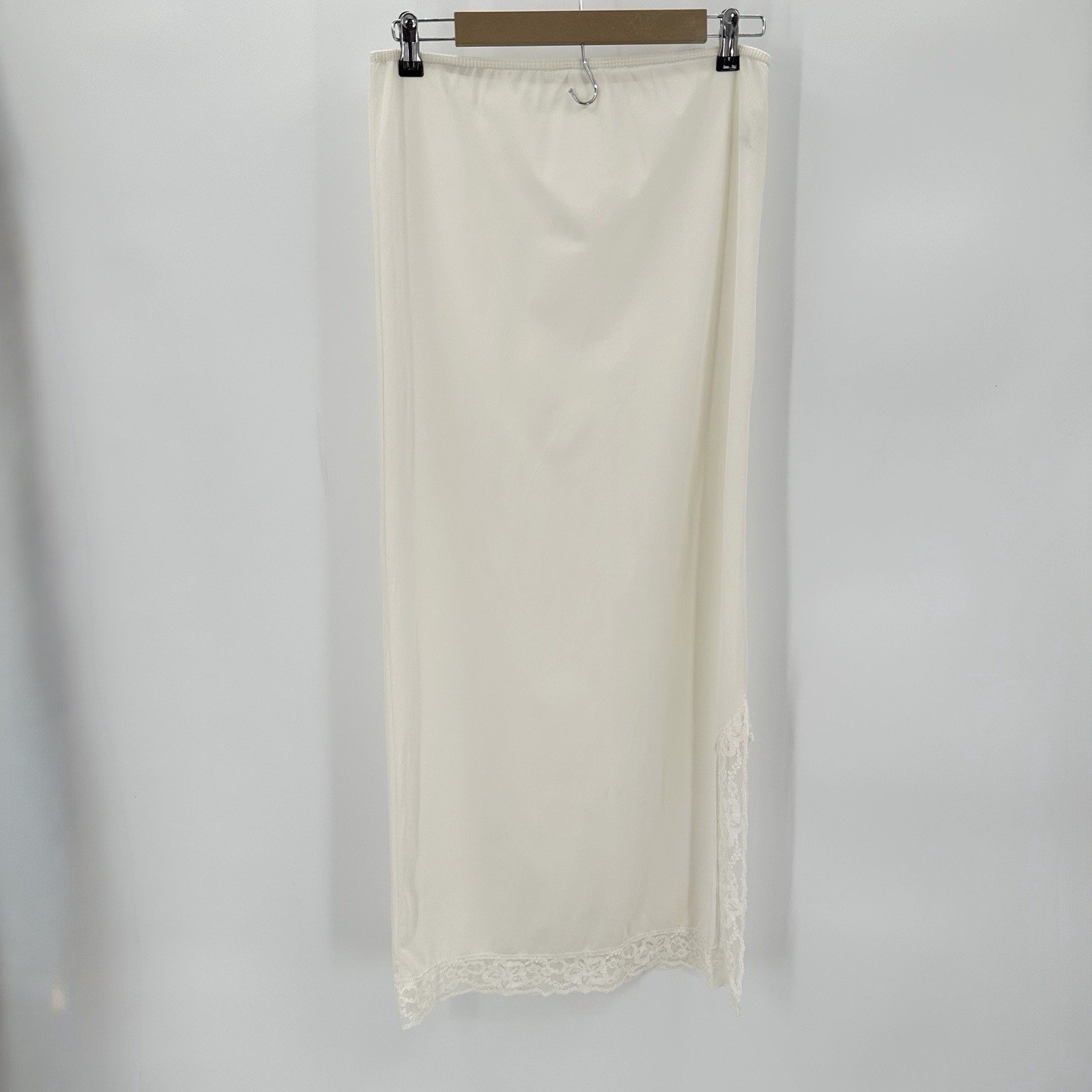 Vintage LANE BRYANT TALL SHOP Nylon Half Slip Size Med Cream Lace Trim READ